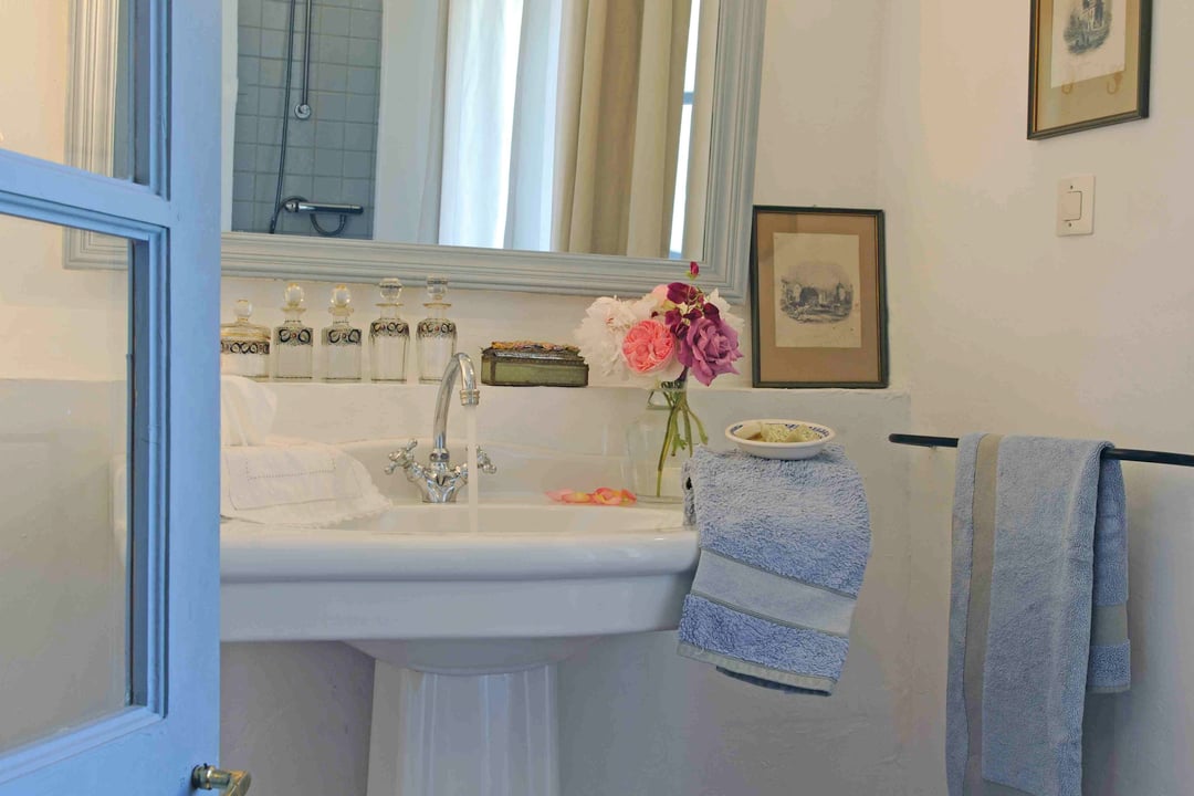 31 - Chez Martine: Villa: Bathroom
