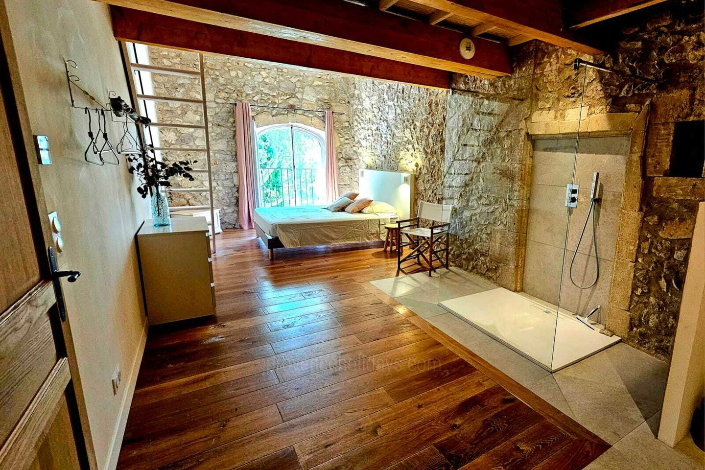 13 - Mas des Roches: Villa: Bathroom