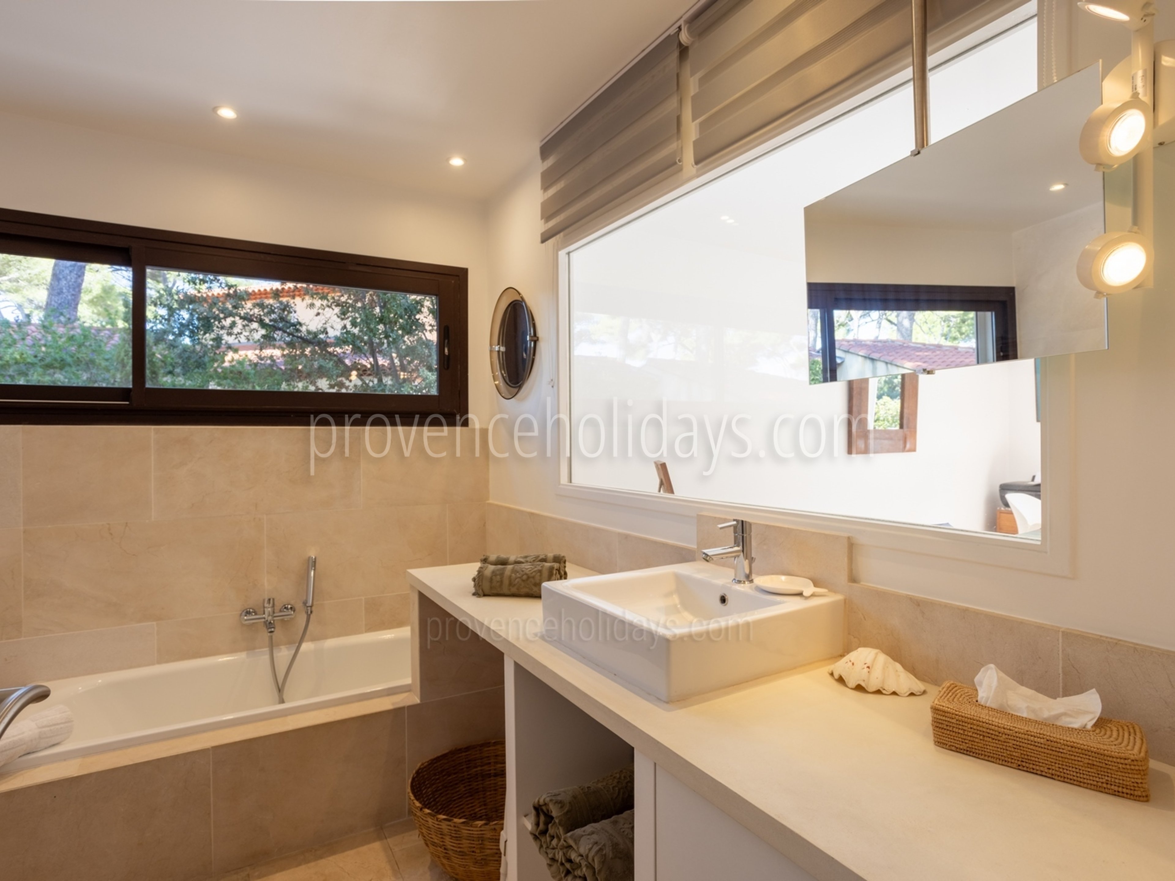19 - Villa Corail: Villa: Bathroom