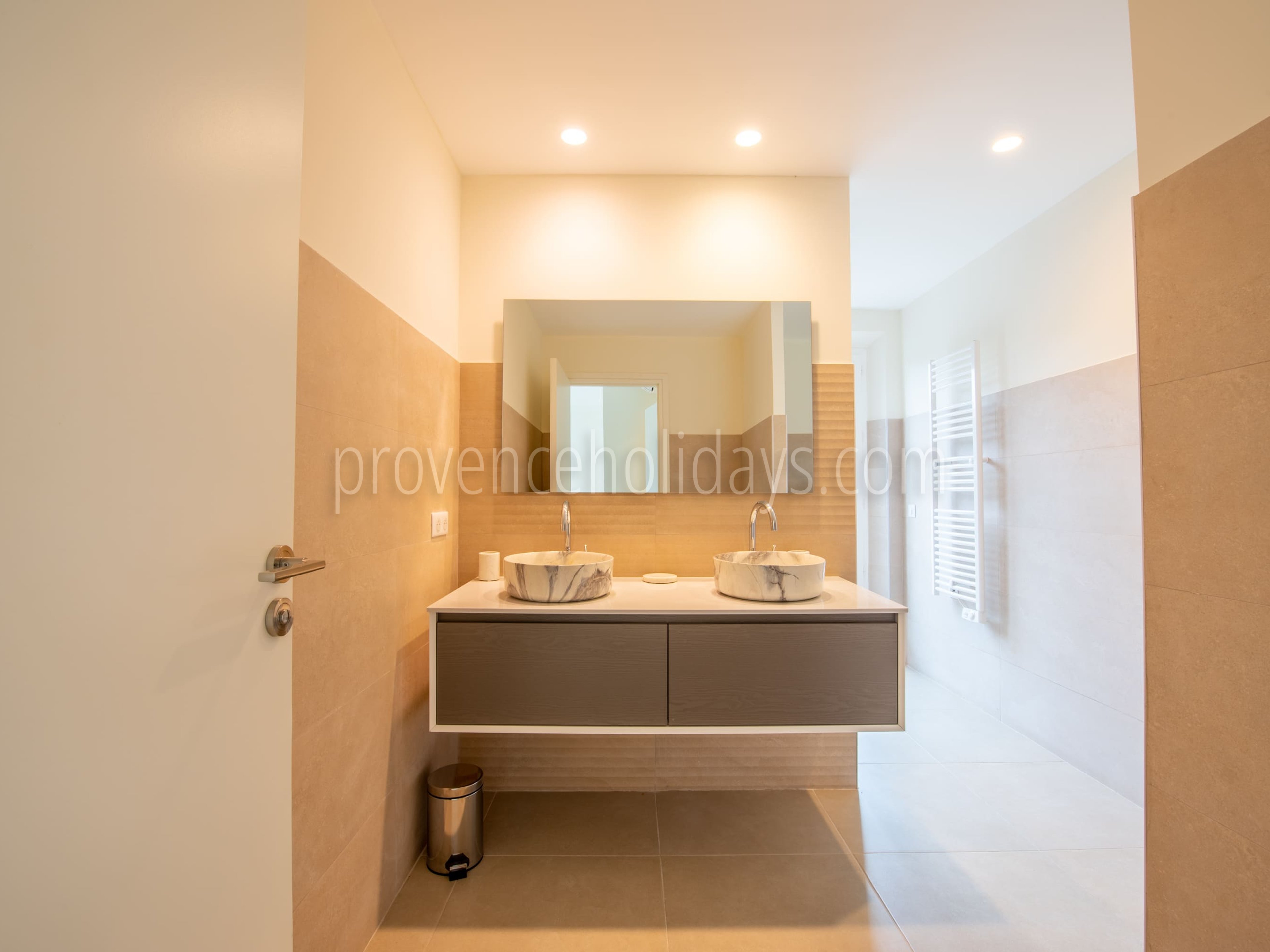 4 - Villa Heaven: Villa: Bathroom