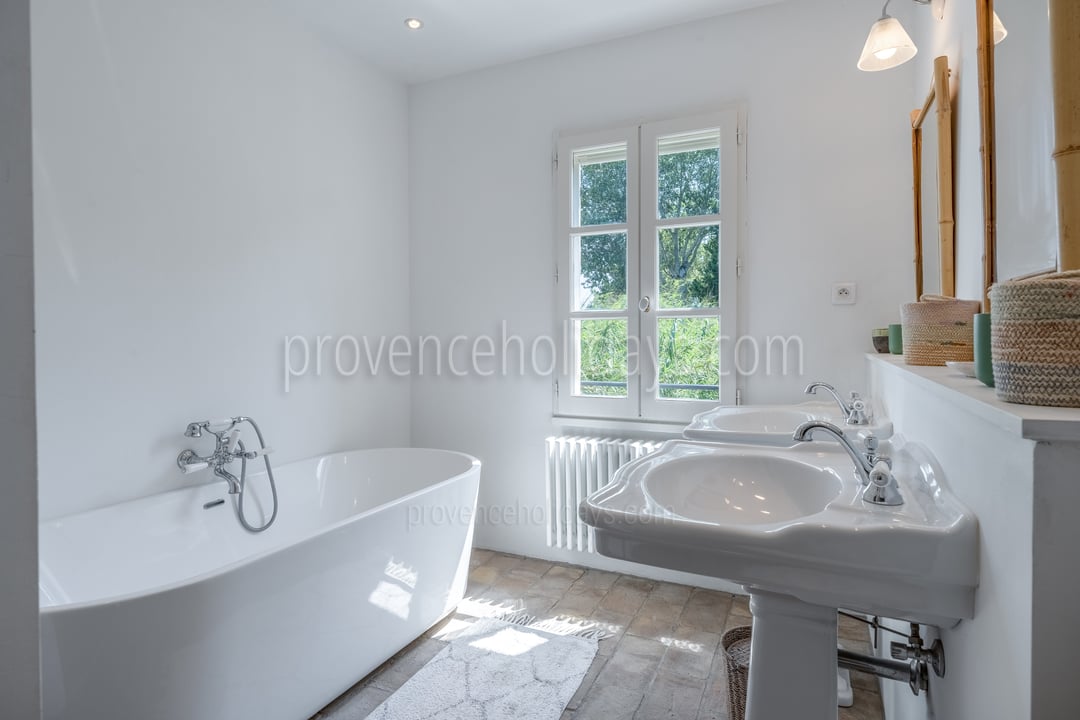 31 - Villa des Alpines: Villa: Bathroom