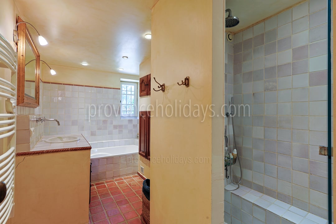 16 - Bastide Althaea: Villa: Bathroom