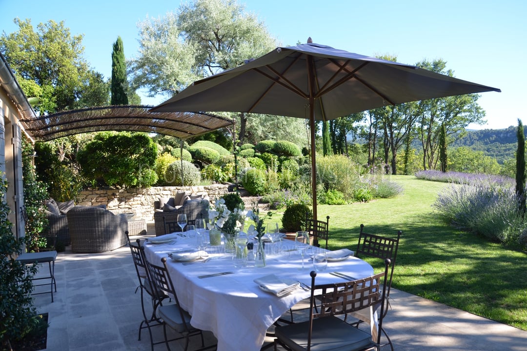 15 - Mas Goult: Villa: Exterior