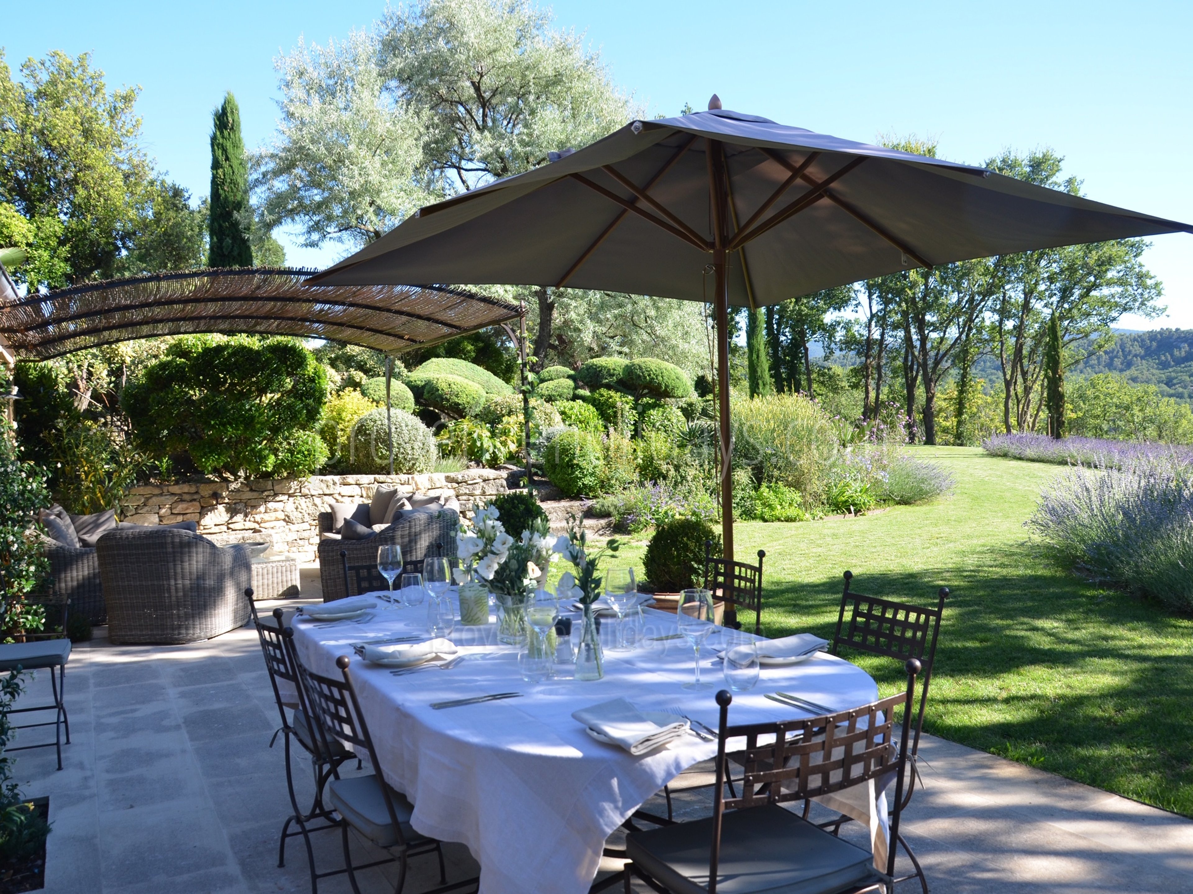 15 - Mas Goult: Villa: Exterior