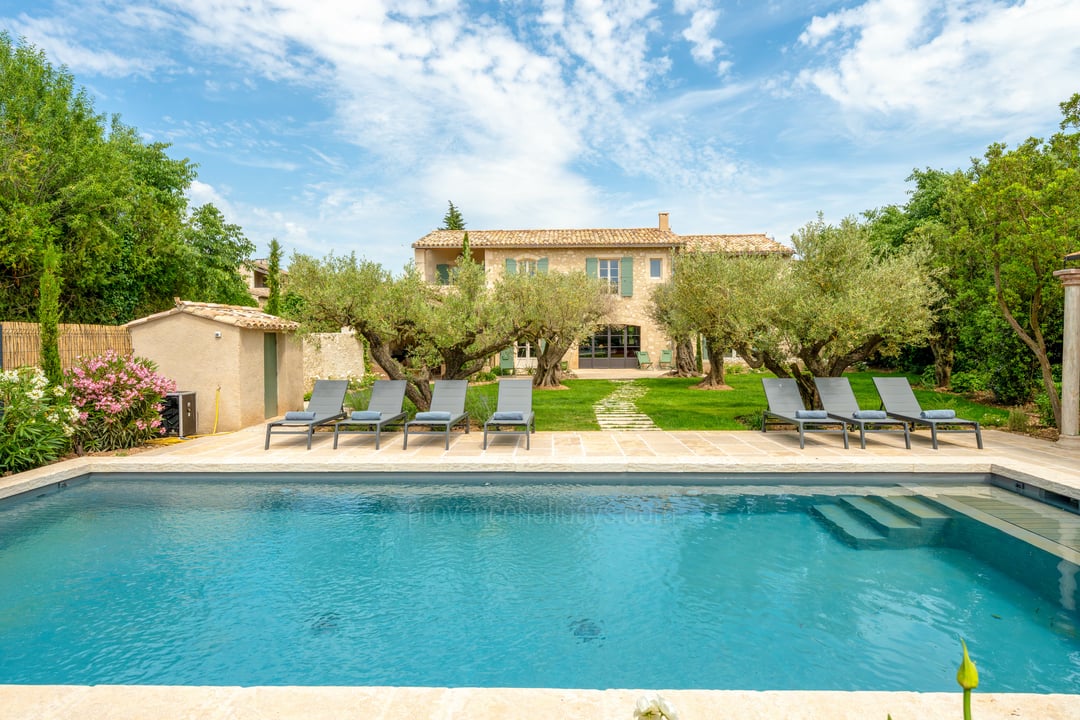 A Provencal retreat in the heart of the village