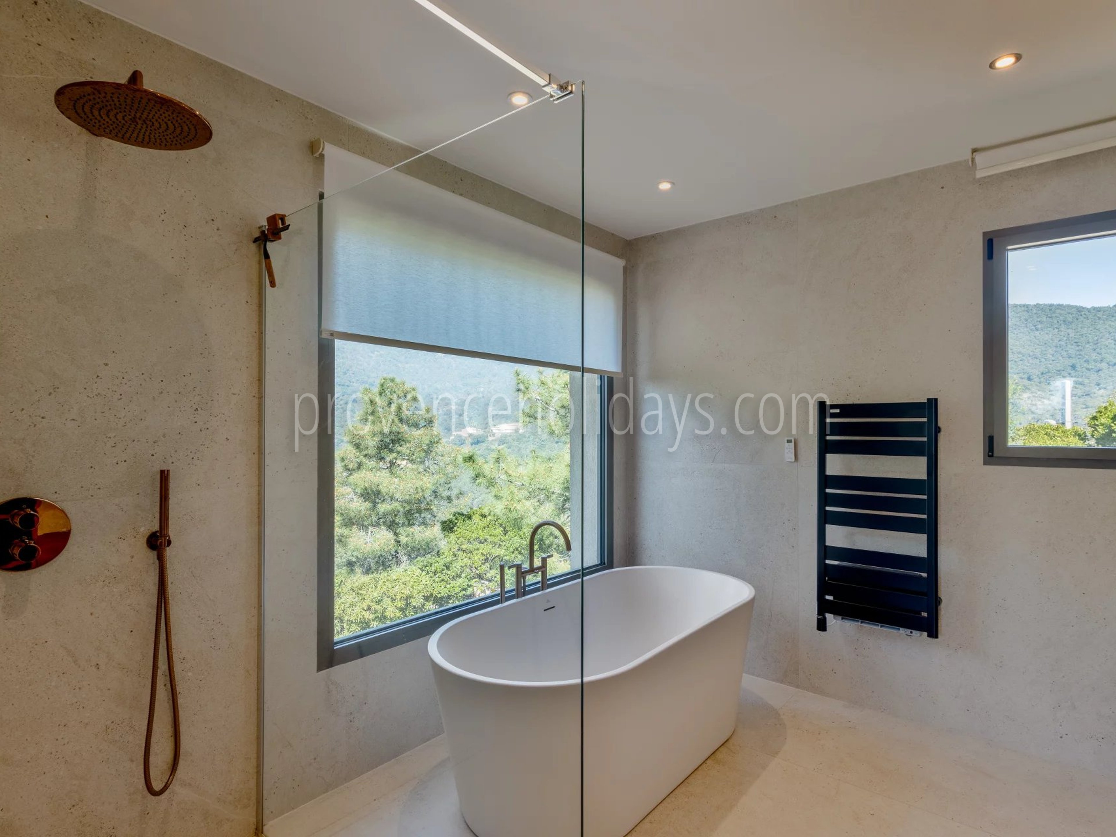 19 - Gerenoveerde villa in Rayol-Canadel-sur-Mer: Villa: Bathroom