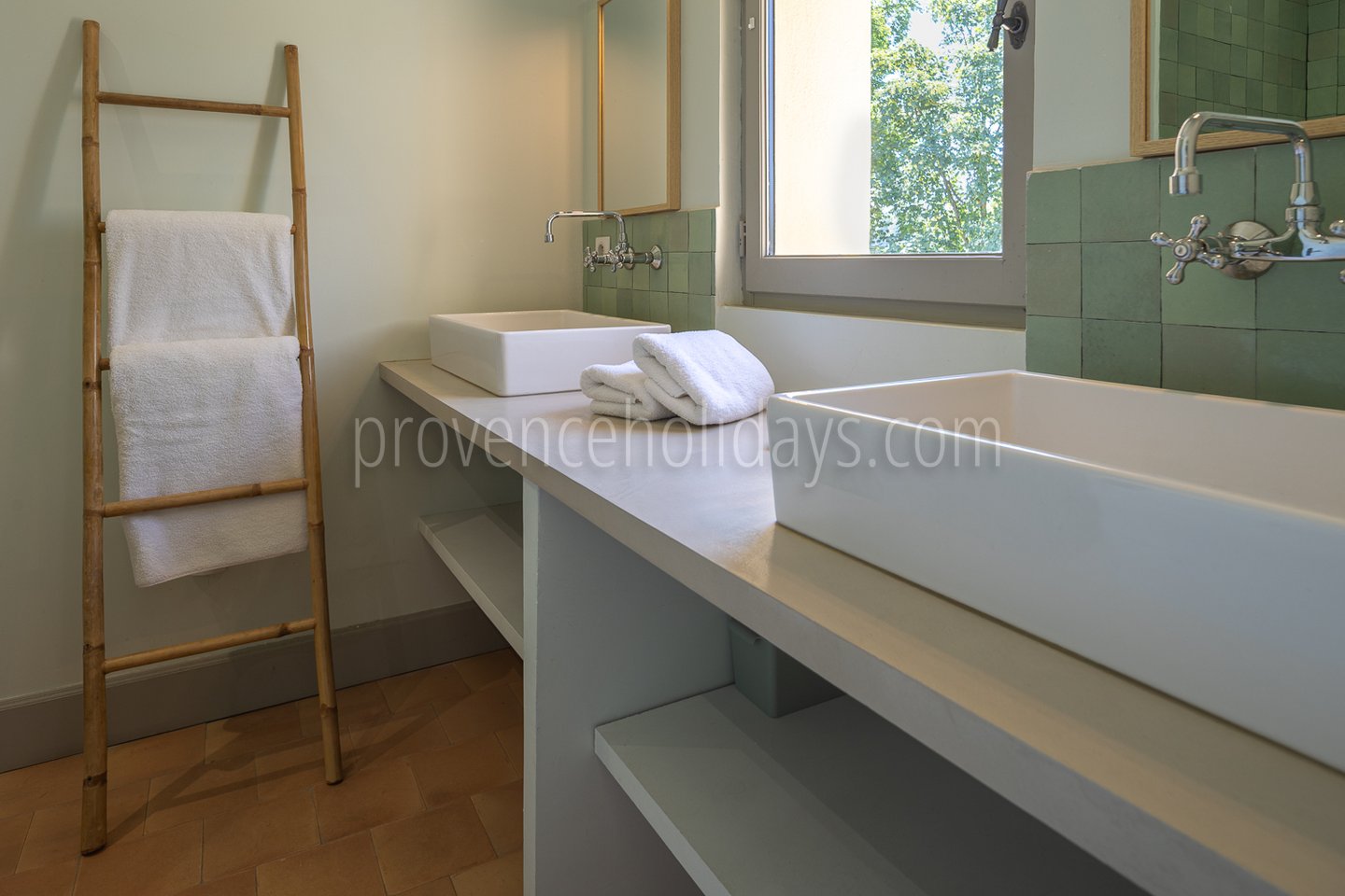 11 - Mas du Lierre: Villa: Bathroom