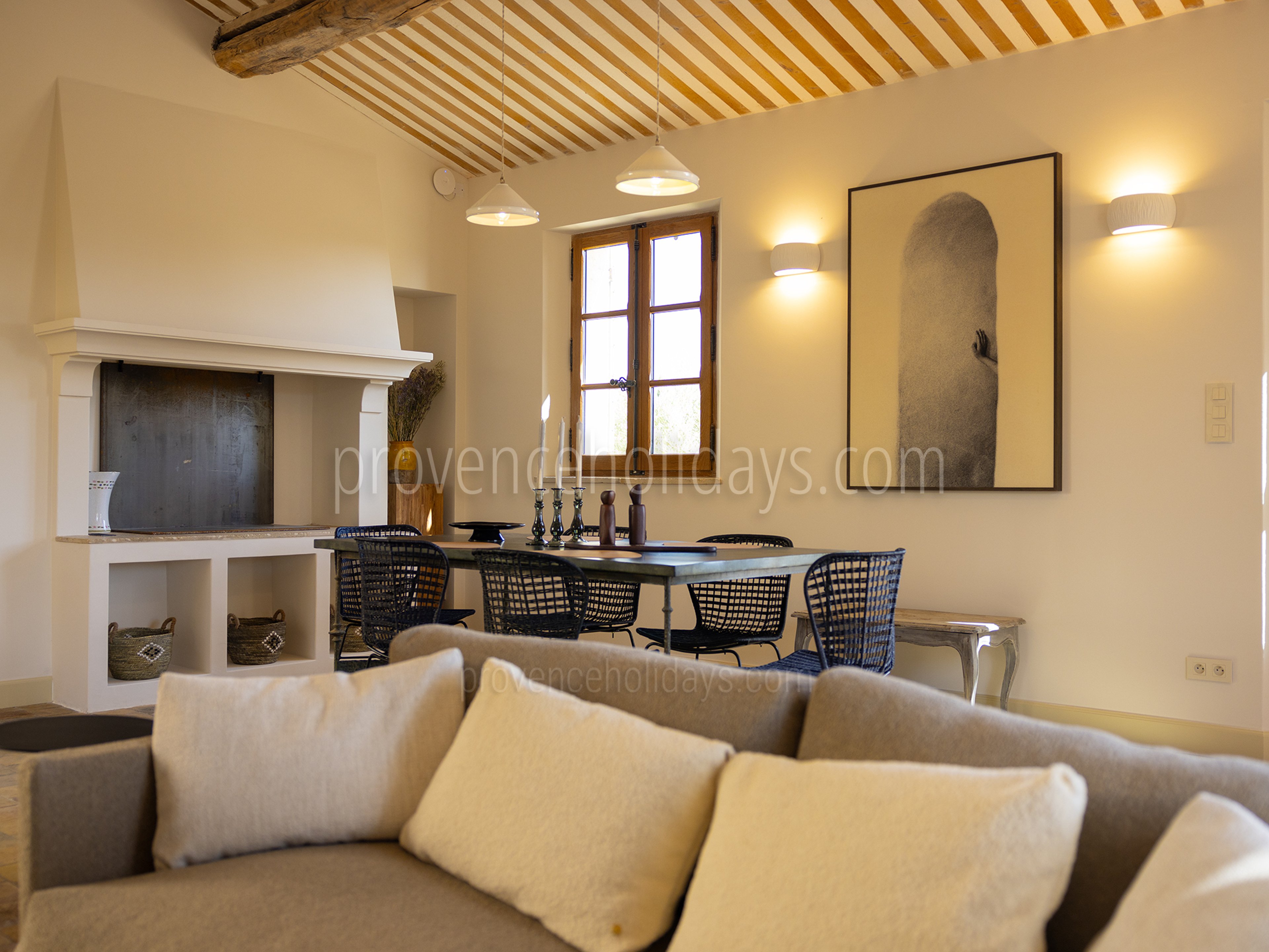 15 - Mas du Rocher: Villa: Interior