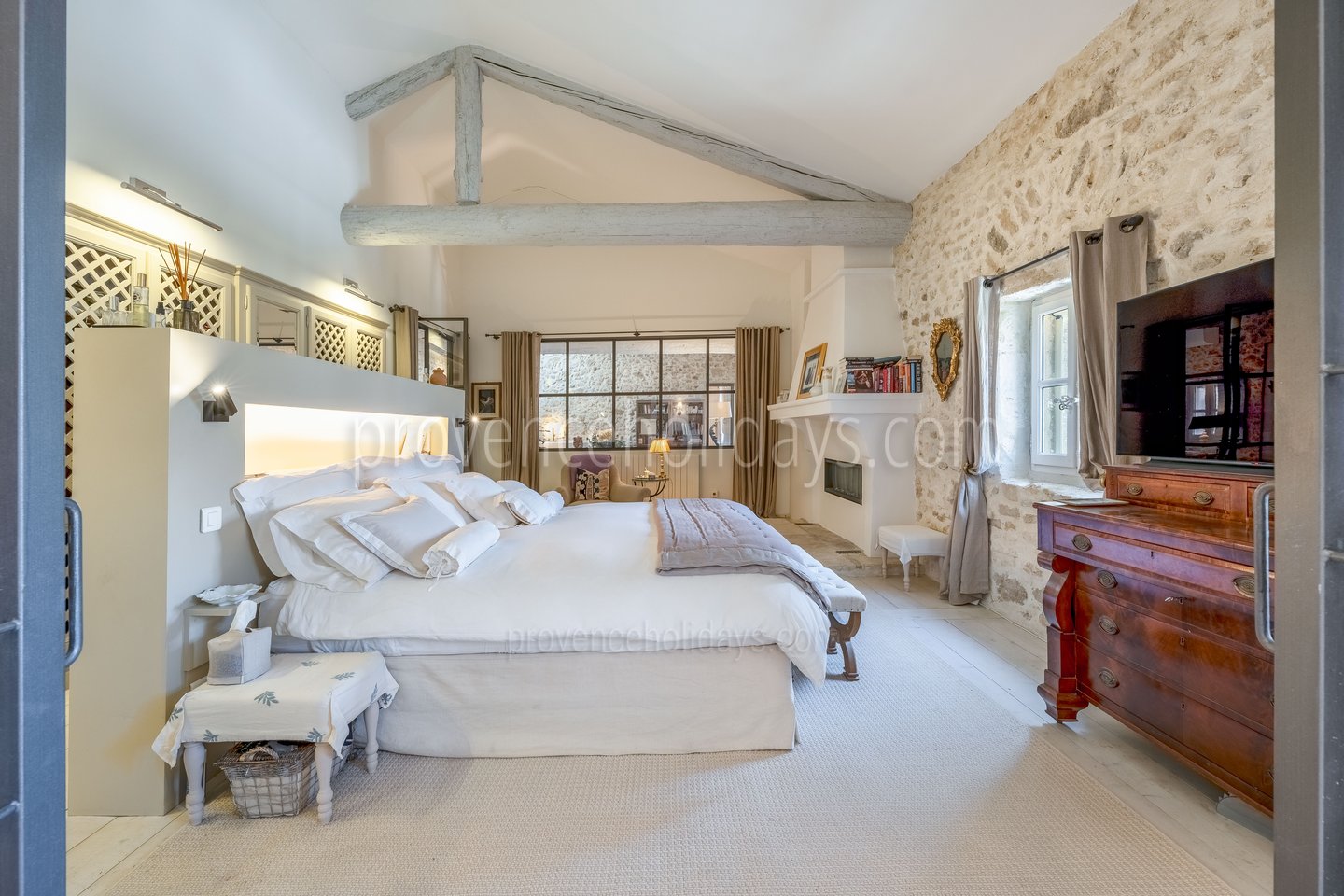 30 - L\'Écrin de Lagnes: Villa: Bedroom