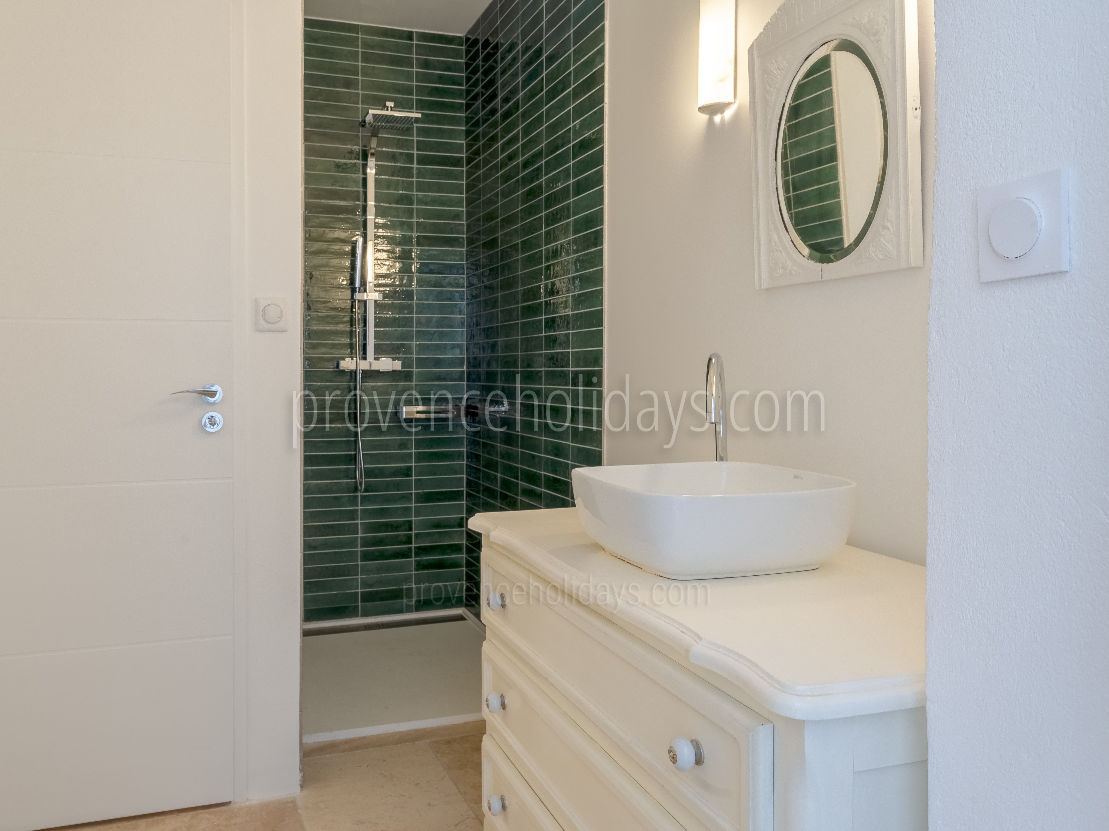 27 - Mas des Aires: Villa: Bathroom