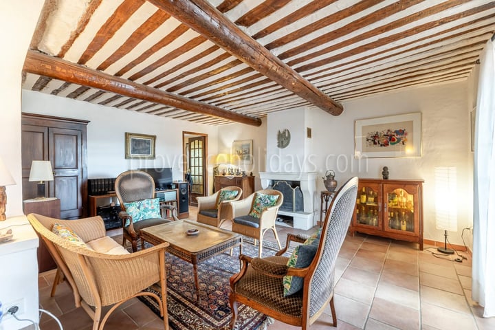 14 - Stone farmhouse in Saint-Saturnin-lès-Apt: Villa: Interior