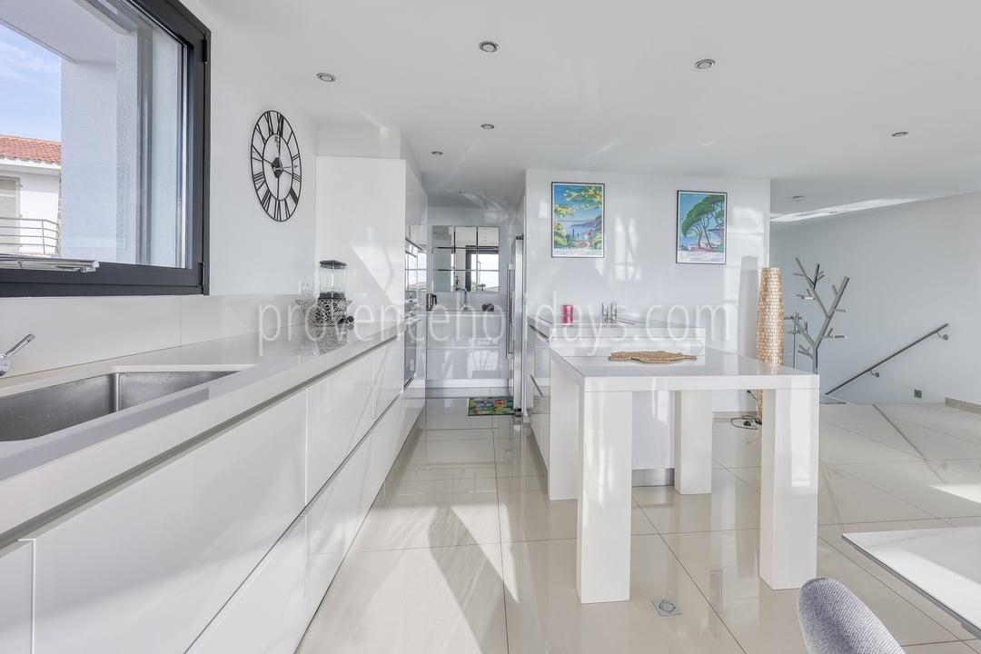 17 - Villa Sea Pearl: Villa: Interior