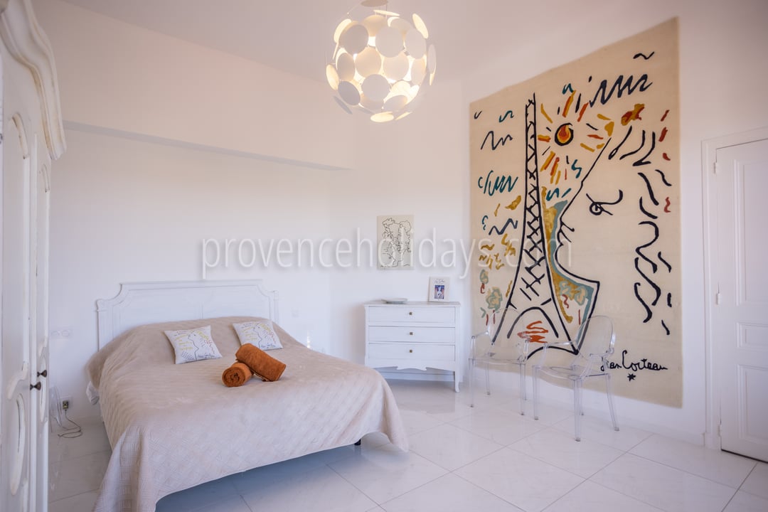 3 - Château des Lumières: Villa: Bedroom