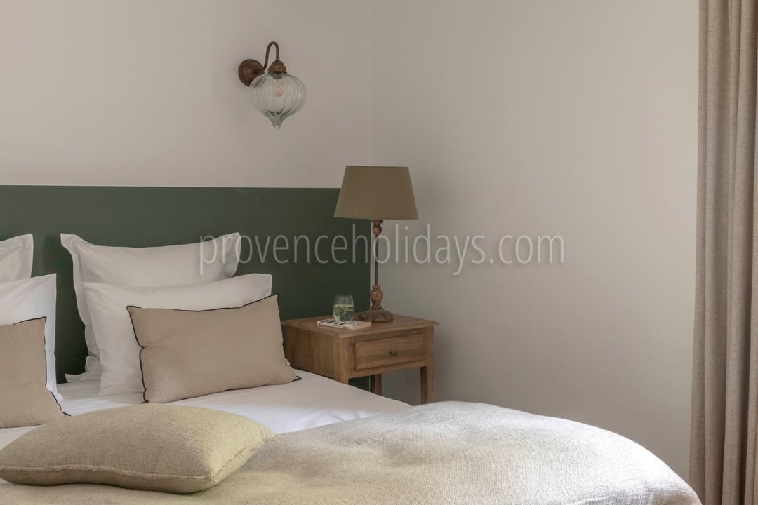 120 - Mas du Carlet: Villa: Bedroom