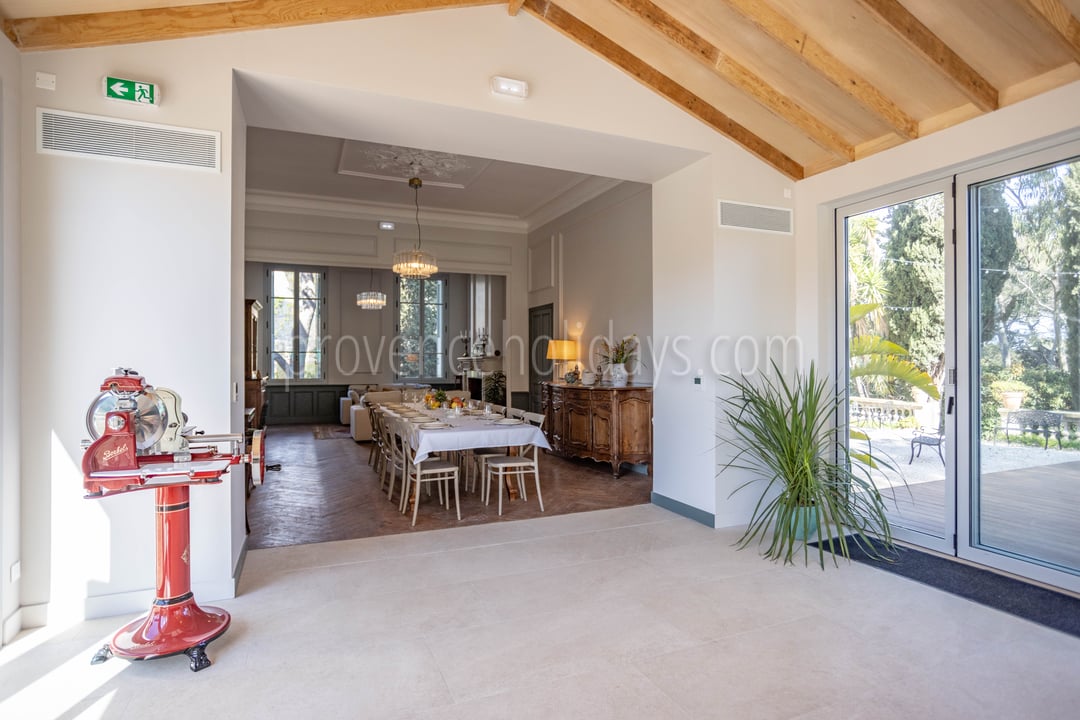27 - Domaine Ora: Villa: Interior