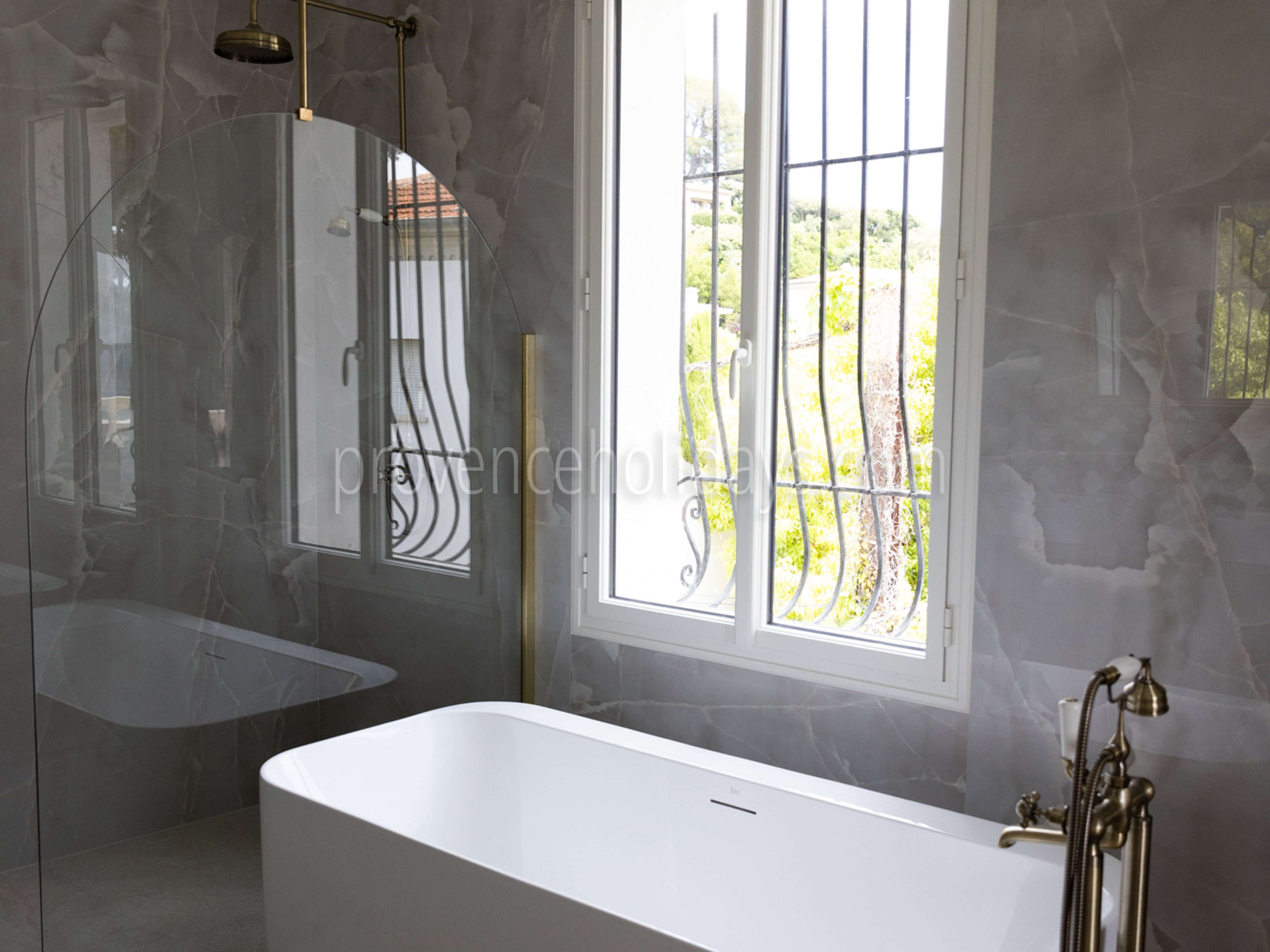 16 - Villa des Sables: Villa: Bathroom