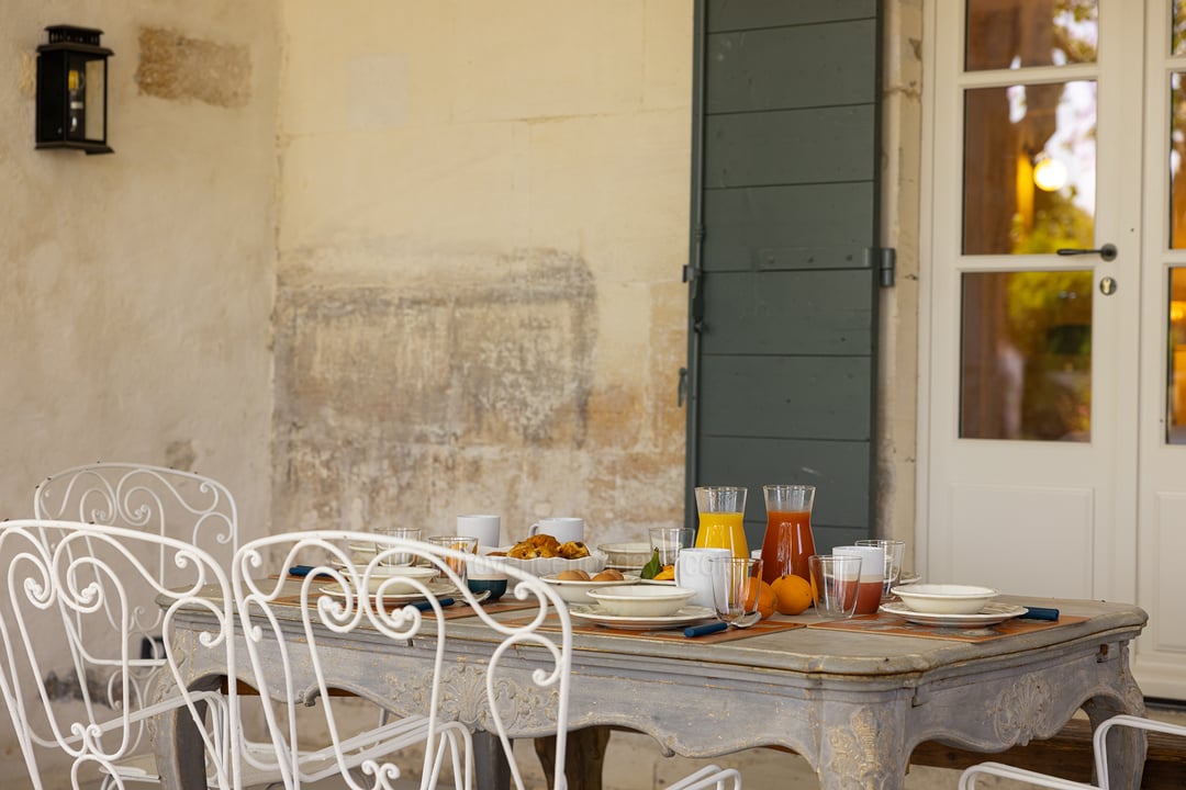 34 - Bastide Mouriès: Villa: Exterior