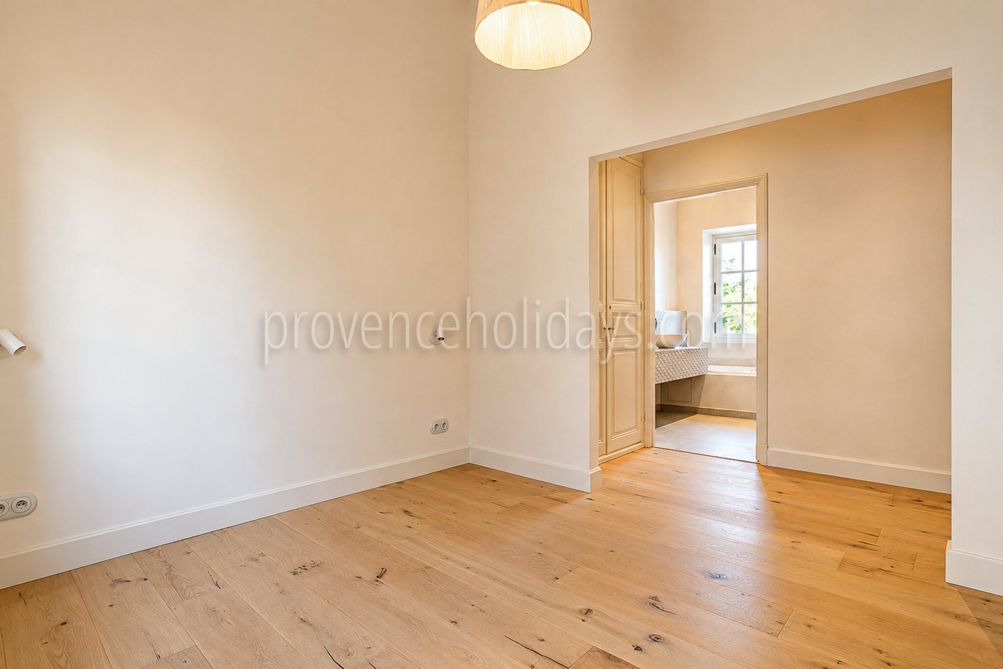 25 - Renoviertes Dorfhaus in Maussane-les-Alpilles: Villa: Bedroom
