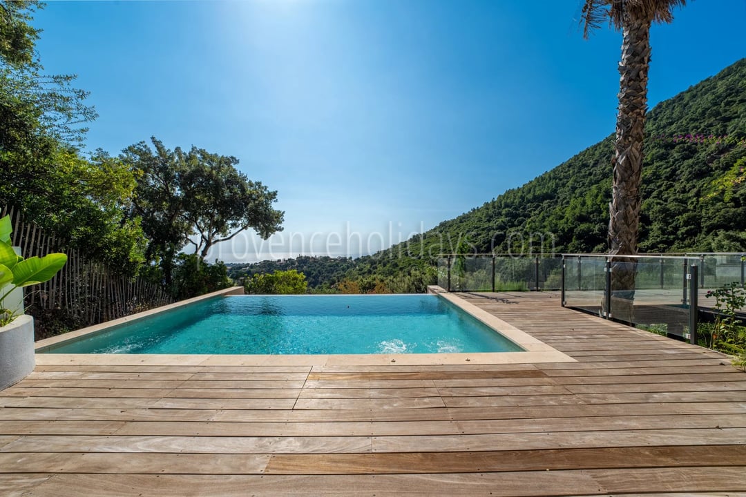48 - Hedendaagse villa in Cavalaire-sur-Mer: Villa: Pool