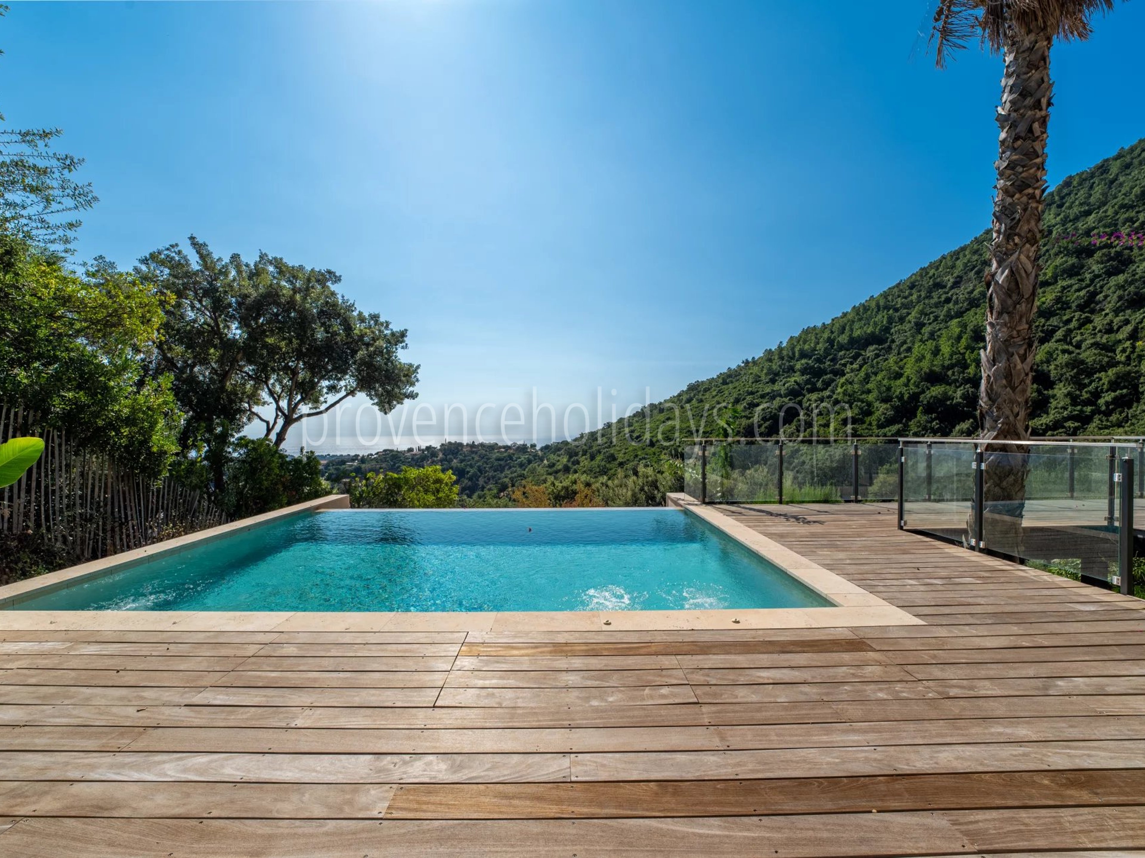 48 - Hedendaagse villa in Cavalaire-sur-Mer: Villa: Pool