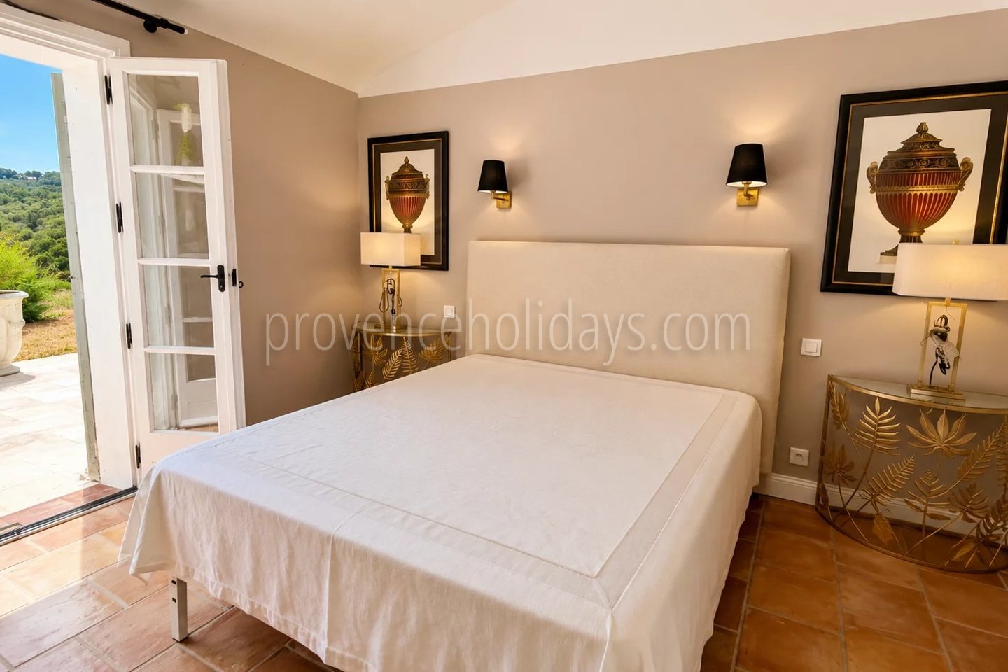 19 - Maison provençale à Grimaud: Villa: Bedroom