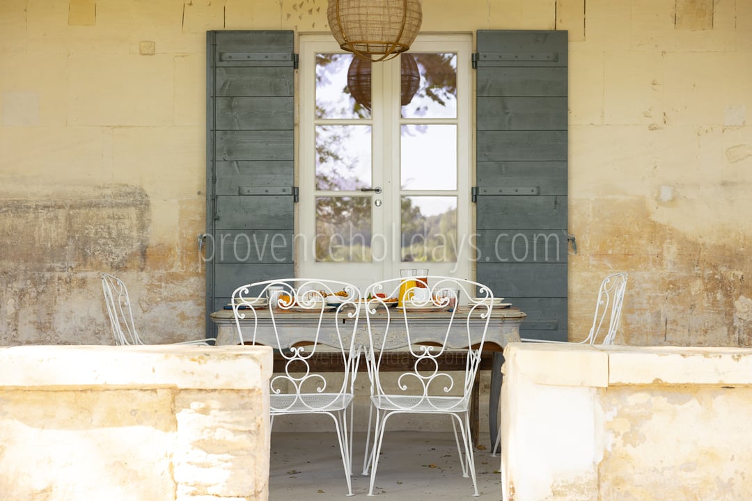 36 - Bastide Mouriès: Villa: Exterior