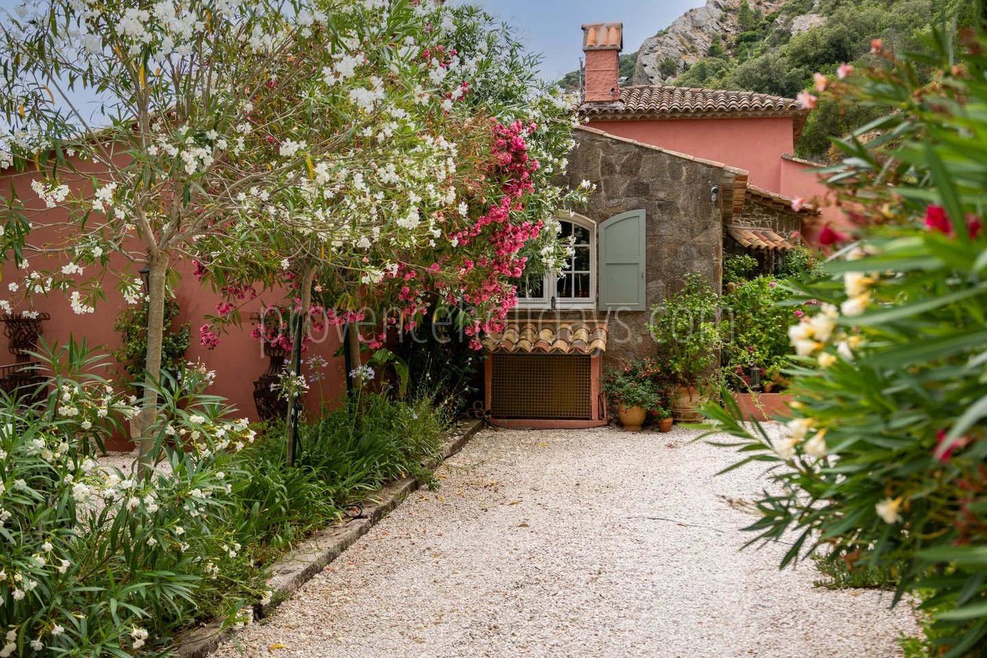 88 - Villa with sauna in La Garde-Freinet: Villa: Exterior