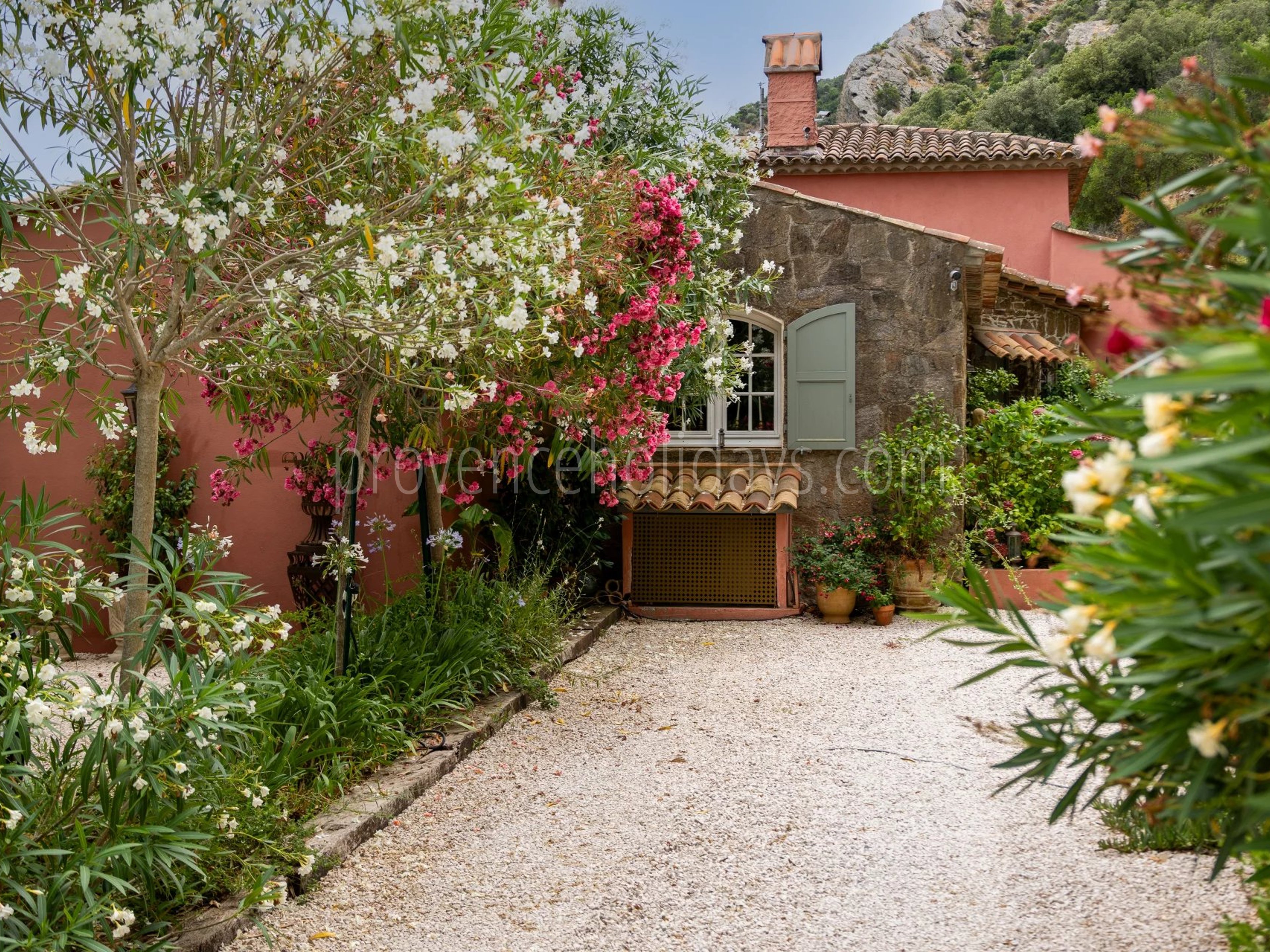 88 - Villa with sauna in La Garde-Freinet: Villa: Exterior