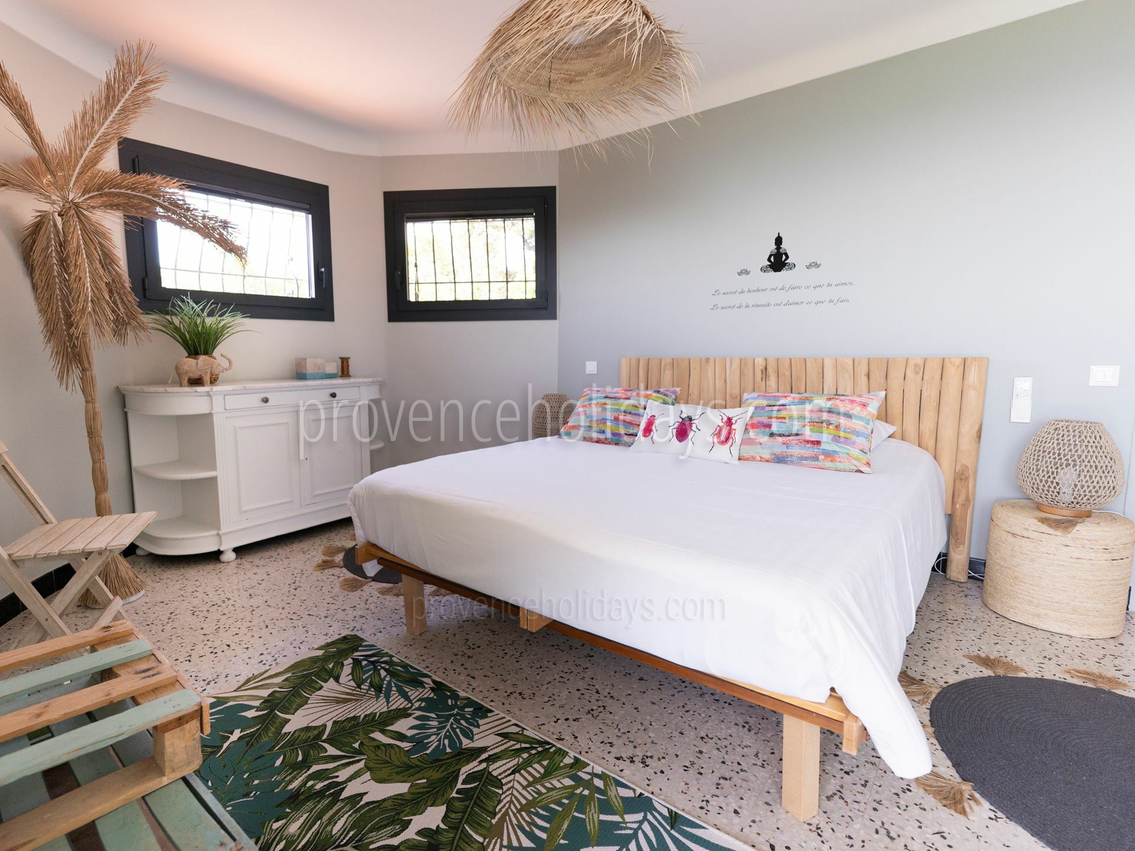 7 - Villa Trayas: Villa: Bedroom