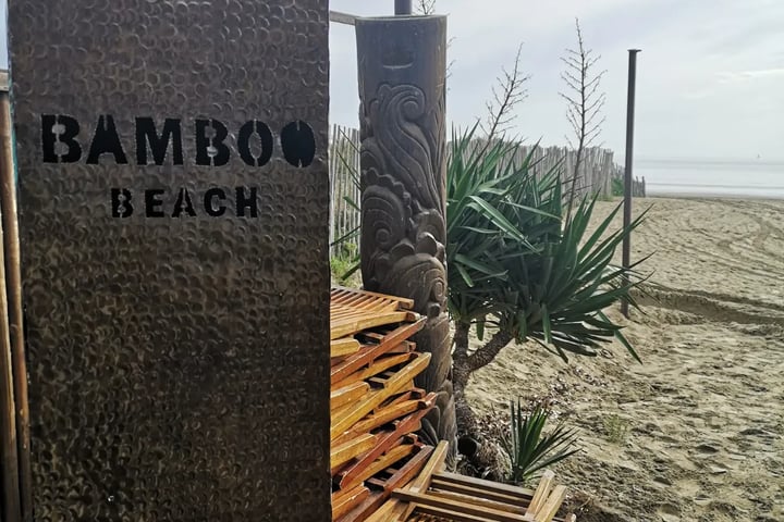 Spiaggia di bambù