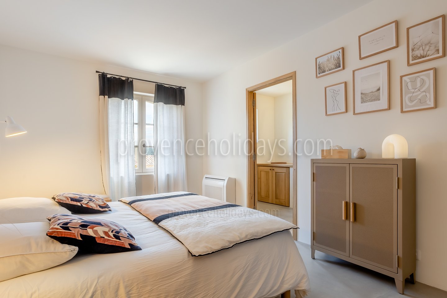 4 - Villa des Lys: Villa: Bedroom