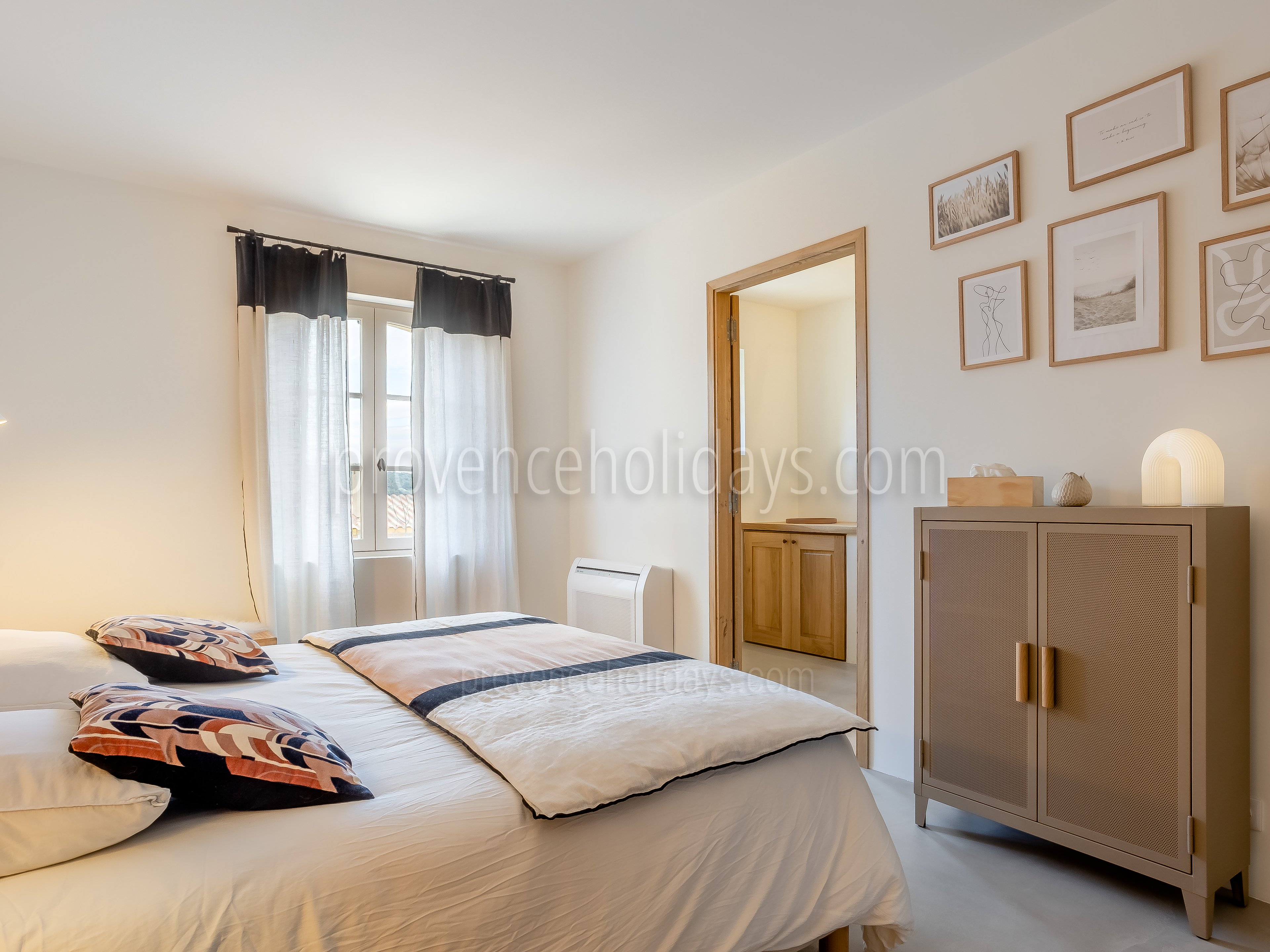 4 - Villa des Lys: Villa: Bedroom