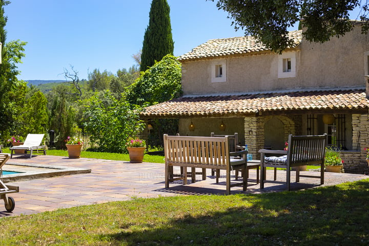 10 - Une Maison en Campagne: Villa: Exterior