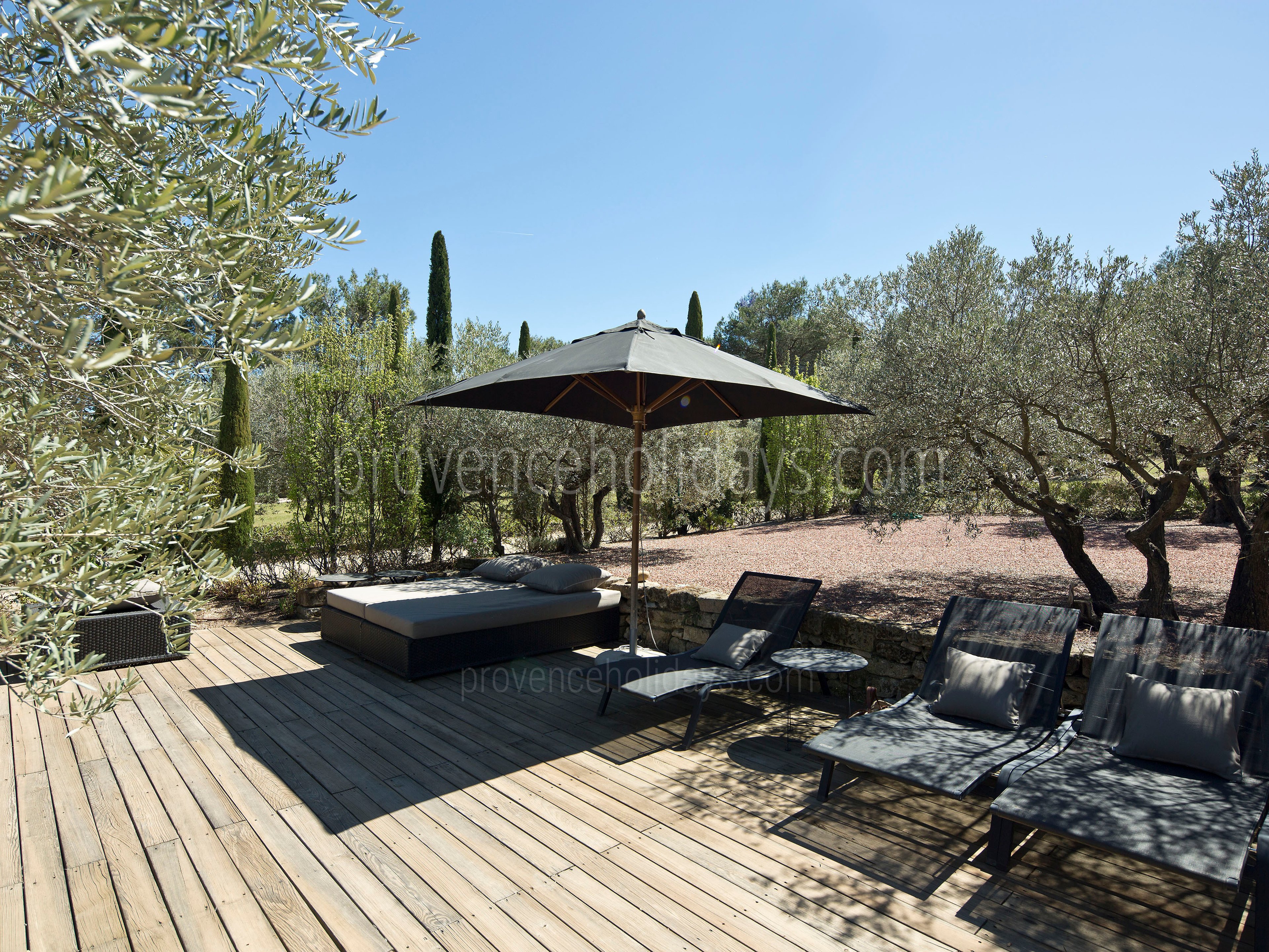 18 - Mas des Alpilles: Villa: Exterior
