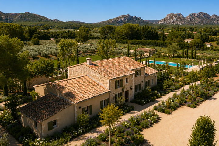 10 - Mas mit Tennisplatz in Eygalières: Villa: Exterior