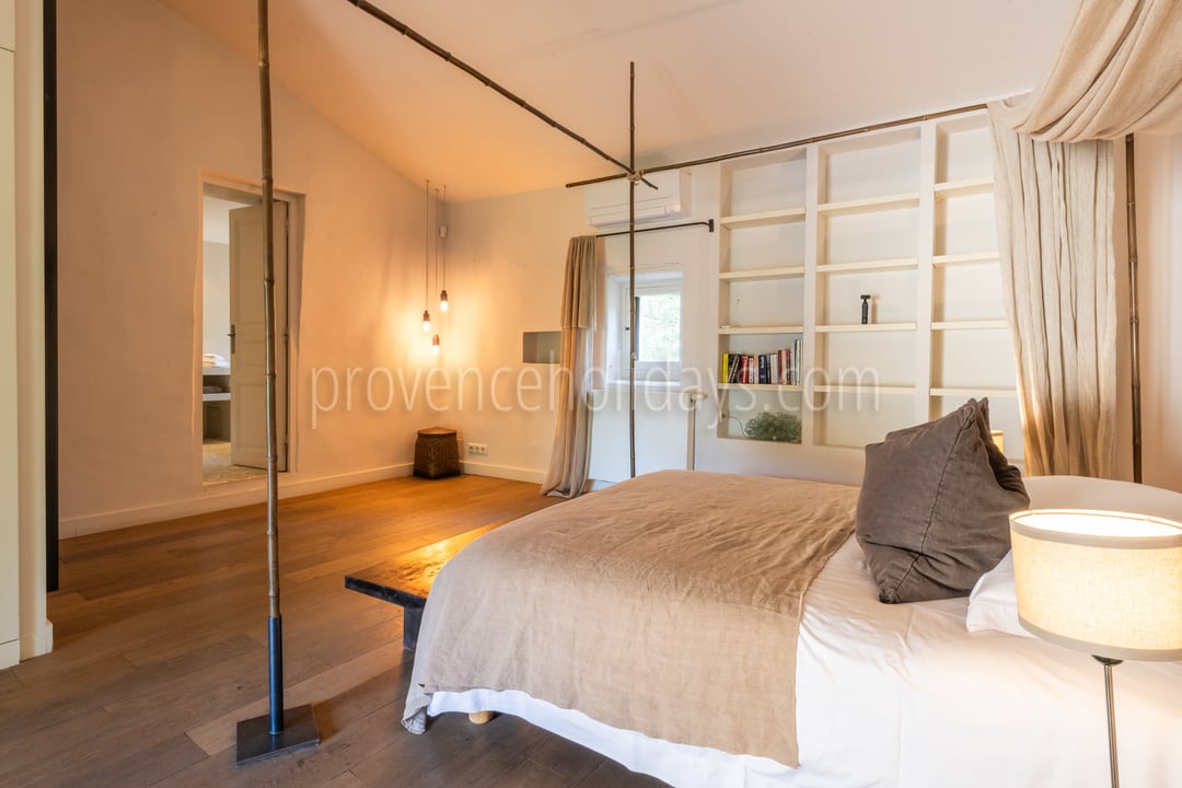22 - Le Mas aux Gargouilles: Villa: Bedroom
