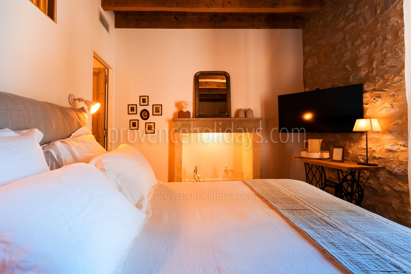 68 - Mas des Pommiers: Villa: Bedroom