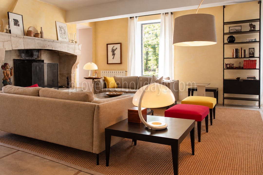 24 - Authentic farmhouse in Saint-Rémy-de-Provence: Villa: Interior