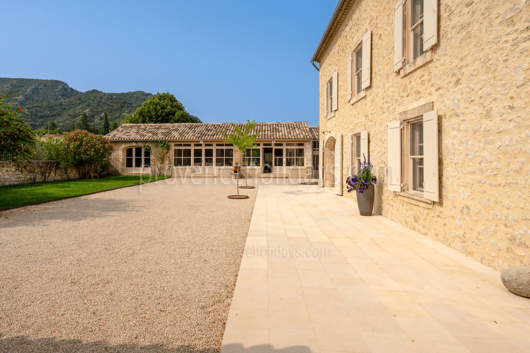 11 - L\'art de vivre: Villa: Exterior
