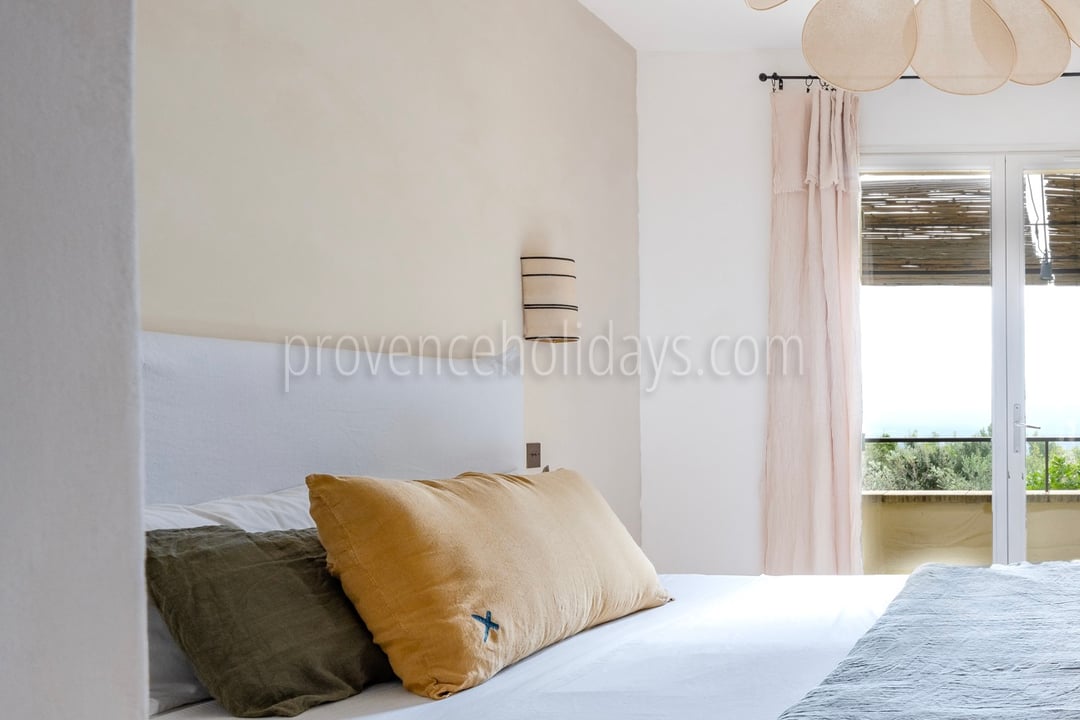 67 - Mas des Collines du Luberon: Villa: Bedroom