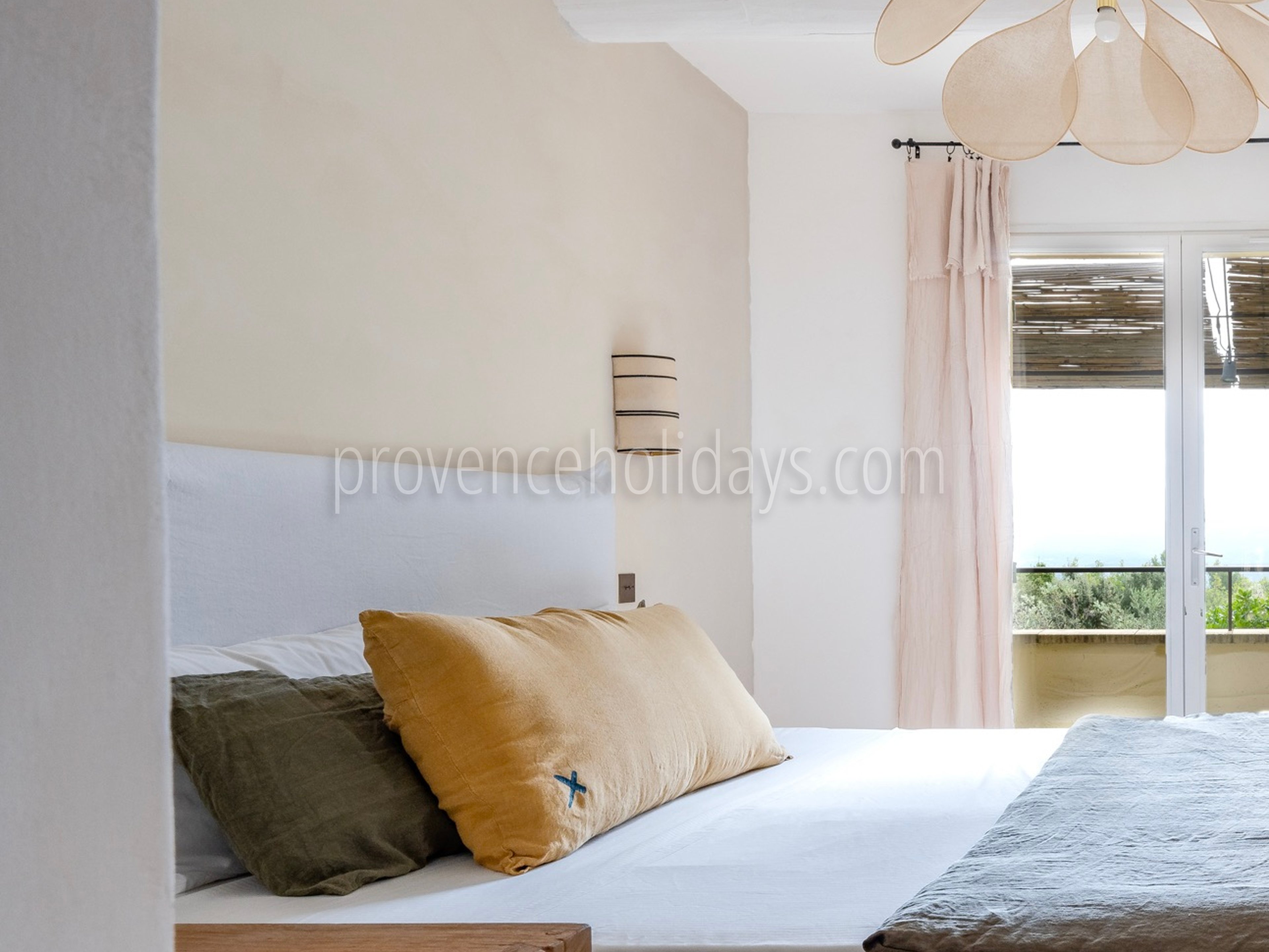 67 - Mas des Collines du Luberon: Villa: Bedroom