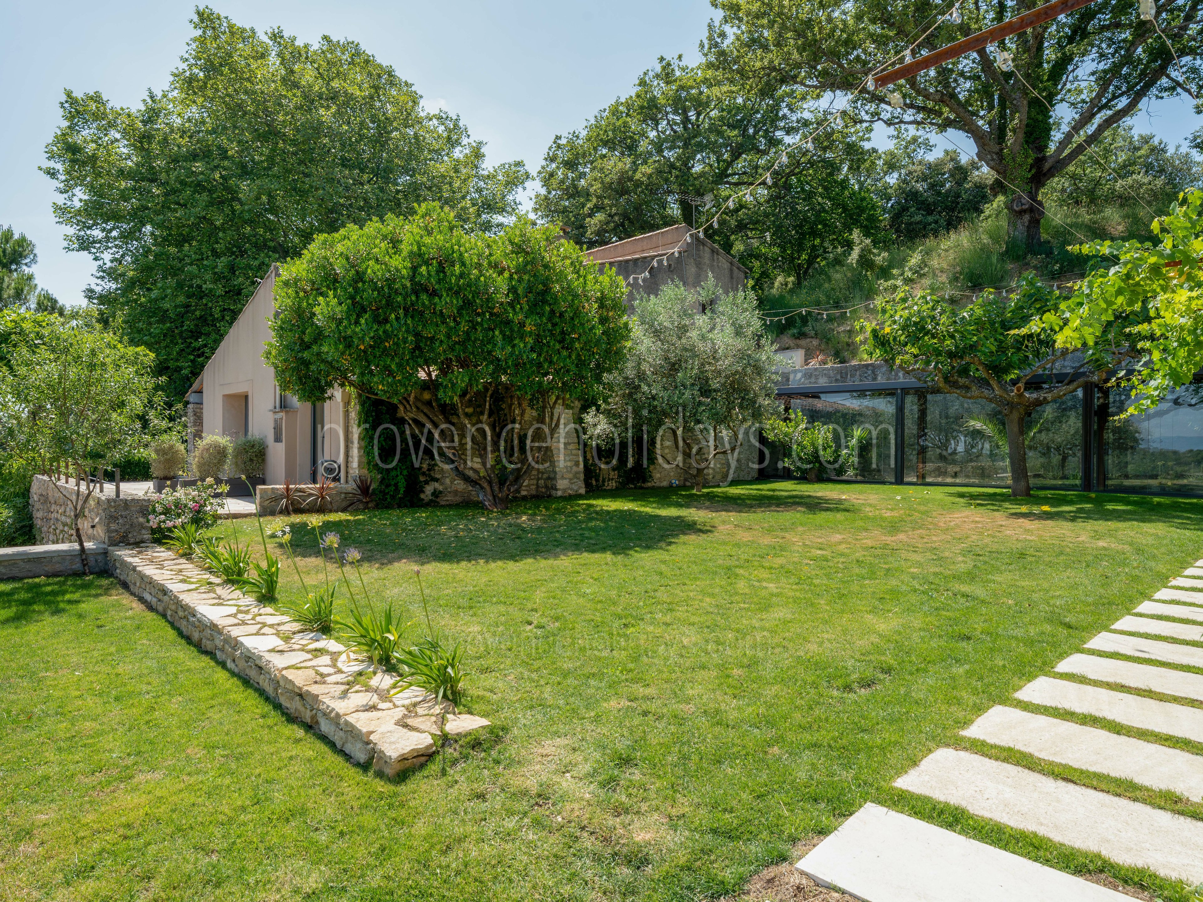 45 - Domaine de la Bouisse: Villa: Exterior