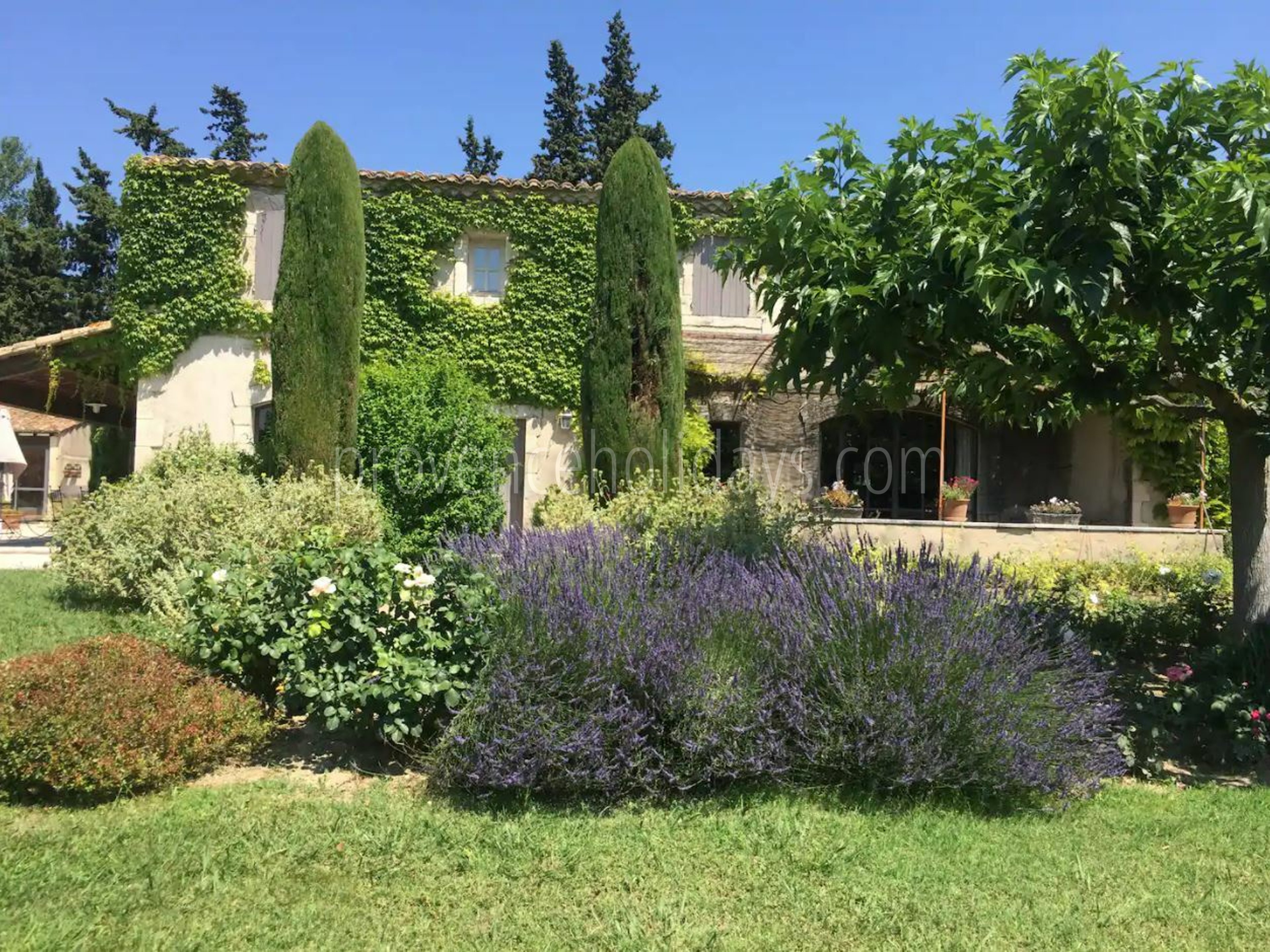 9 - Maison Paradou: Villa: Exterior