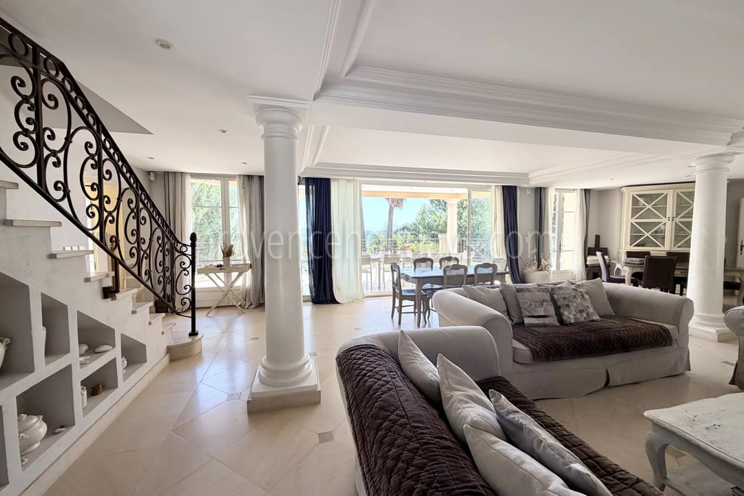 10 - Villa mit Kamin in Cavalaire-sur-Mer: Villa: Interior