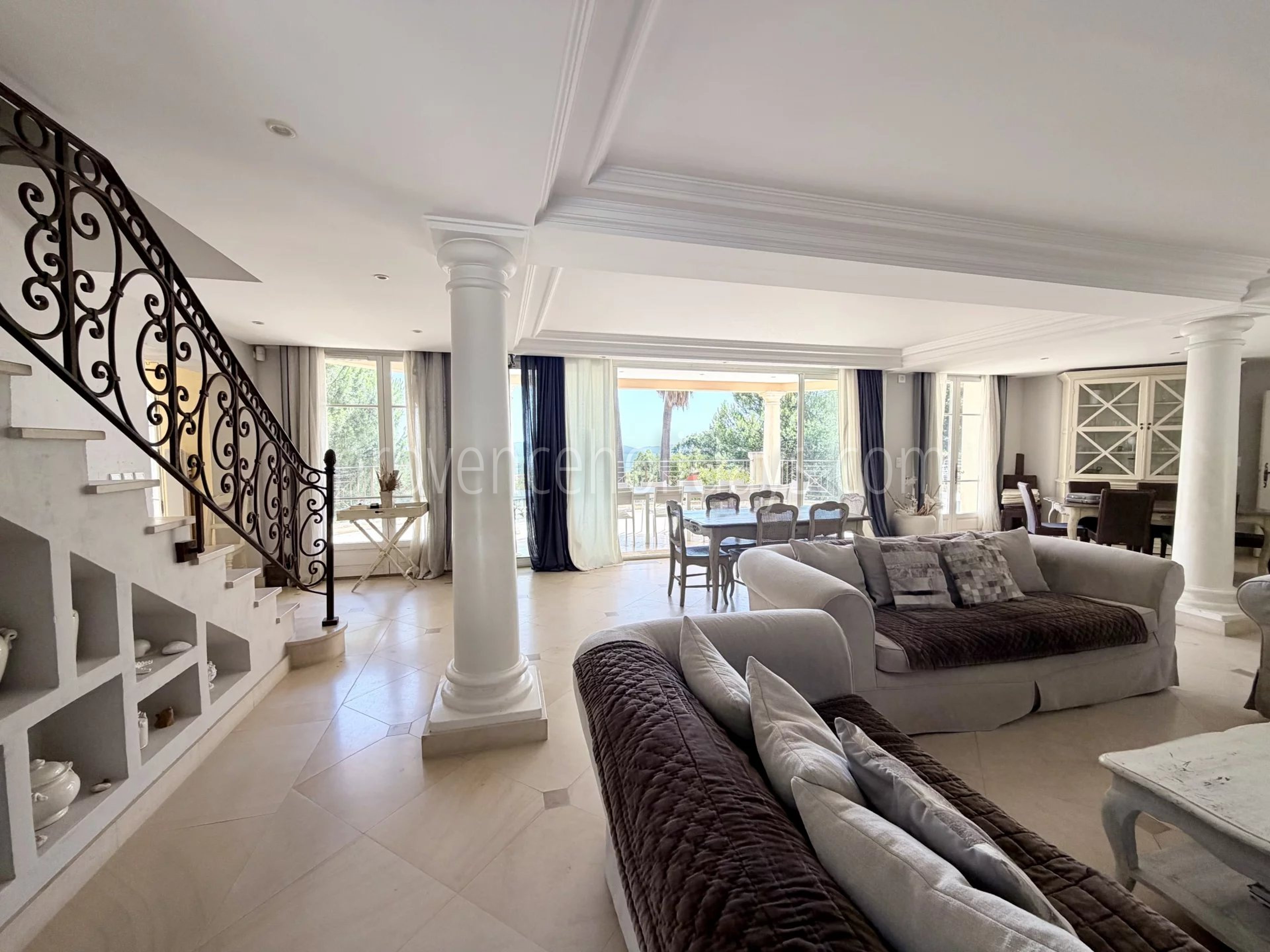 10 - Villa mit Kamin in Cavalaire-sur-Mer: Villa: Interior