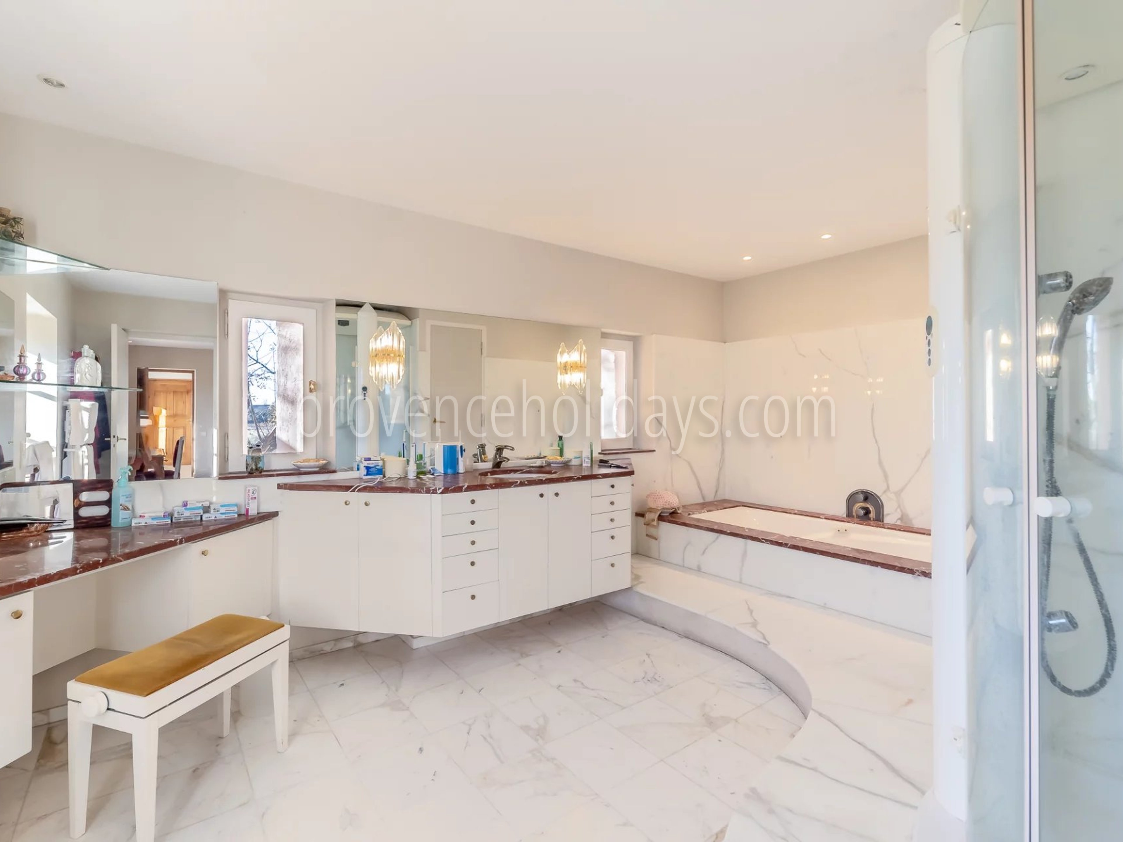 25 - Karaktervolle mas in Vaison-la-Romaine: Villa: Interior