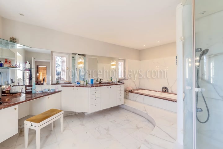 25 - Characterful mas in Vaison-la-Romaine: Villa: Interior