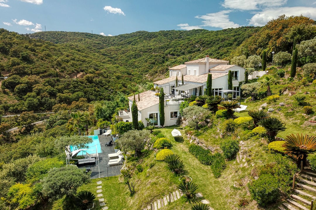 17 - Mistral Serene: Villa: Exterior
