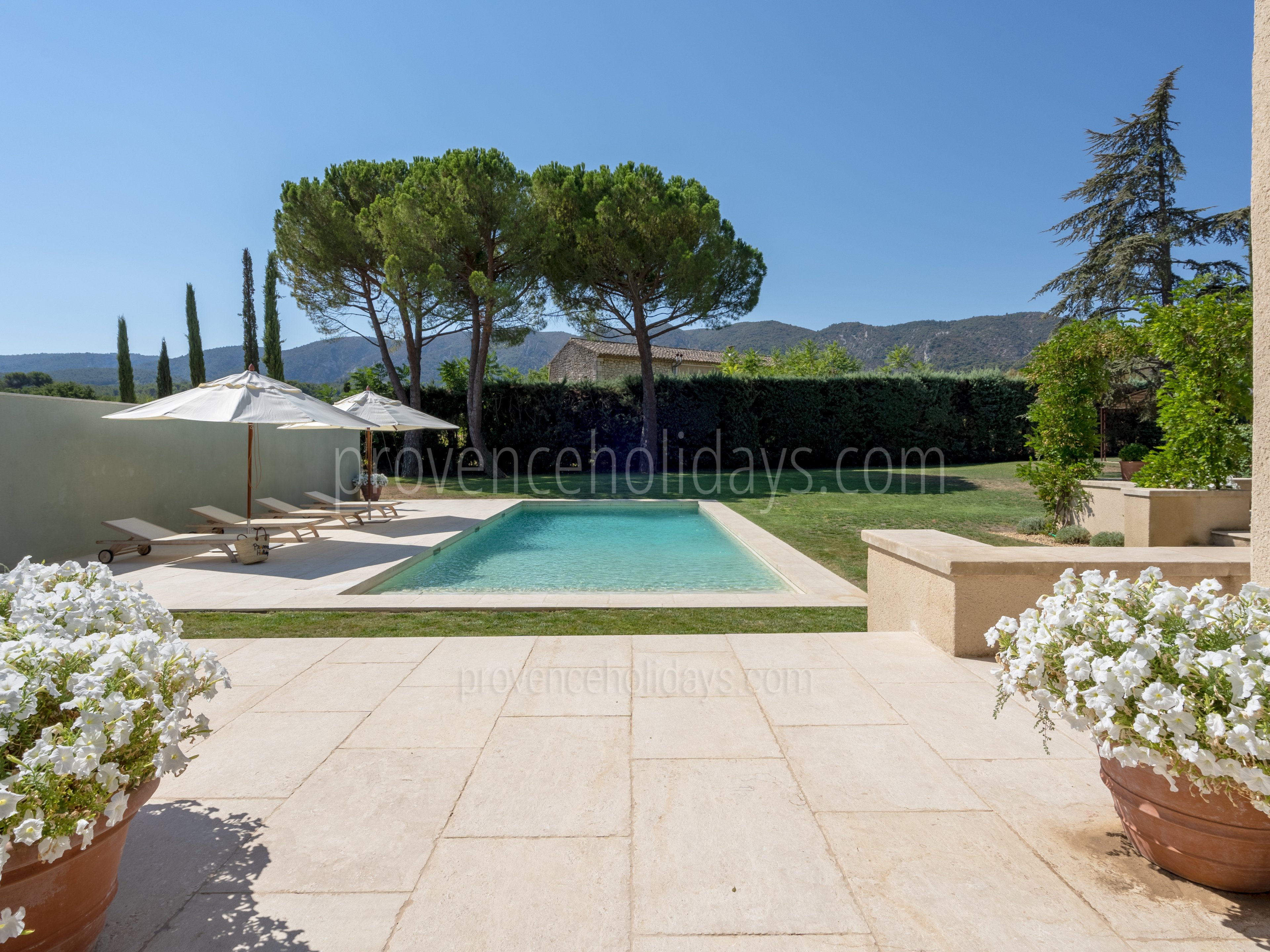 23 - Mas d\'Oppède: Villa: Pool
