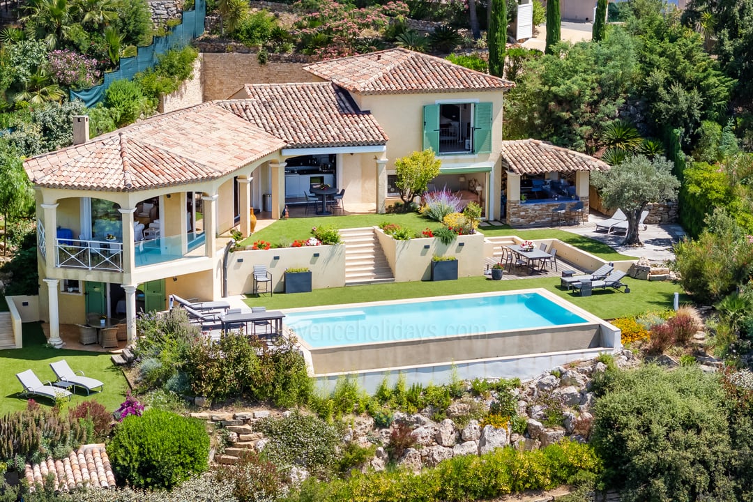 Charming villa with sea view for sale in Sainte-Maxime